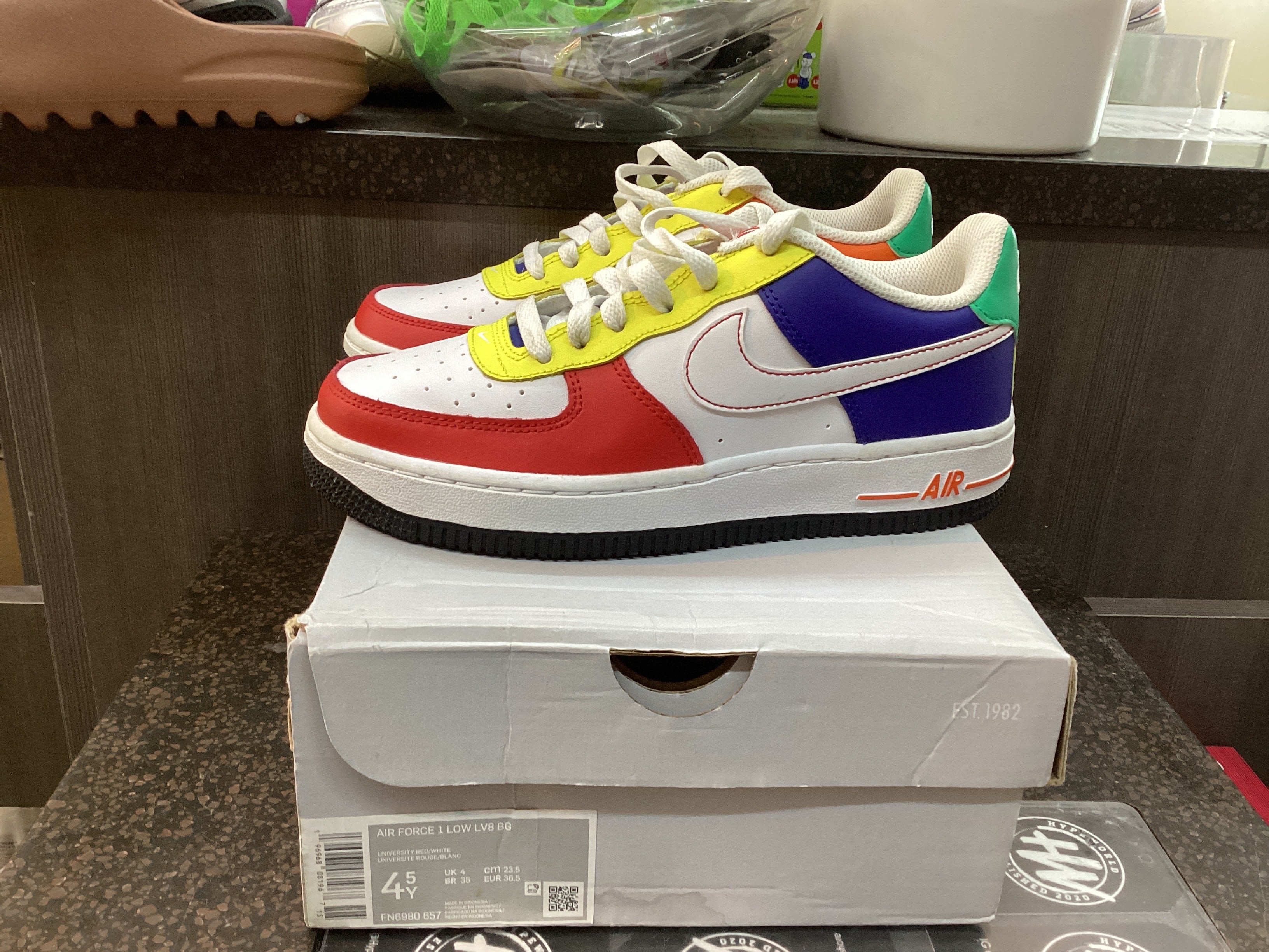 NIKE AIR FORCE 1 LOW ‘07 LV8 Lightly Worn Size 4.5Y