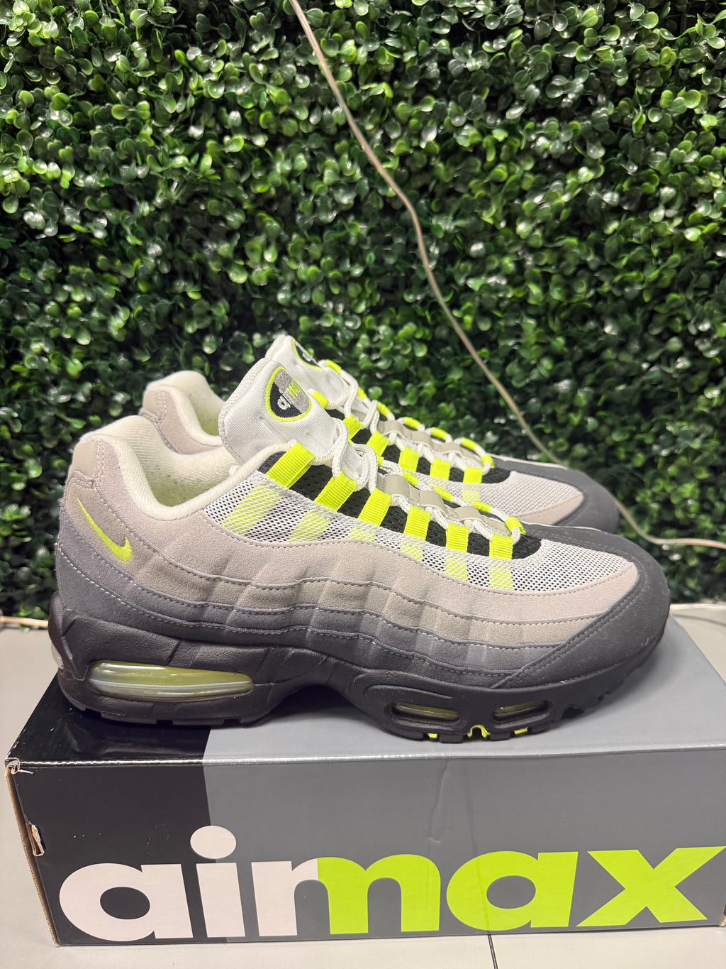 Nike Air Max 95 OG Big Bubble "Neon" Size 11 Preowned