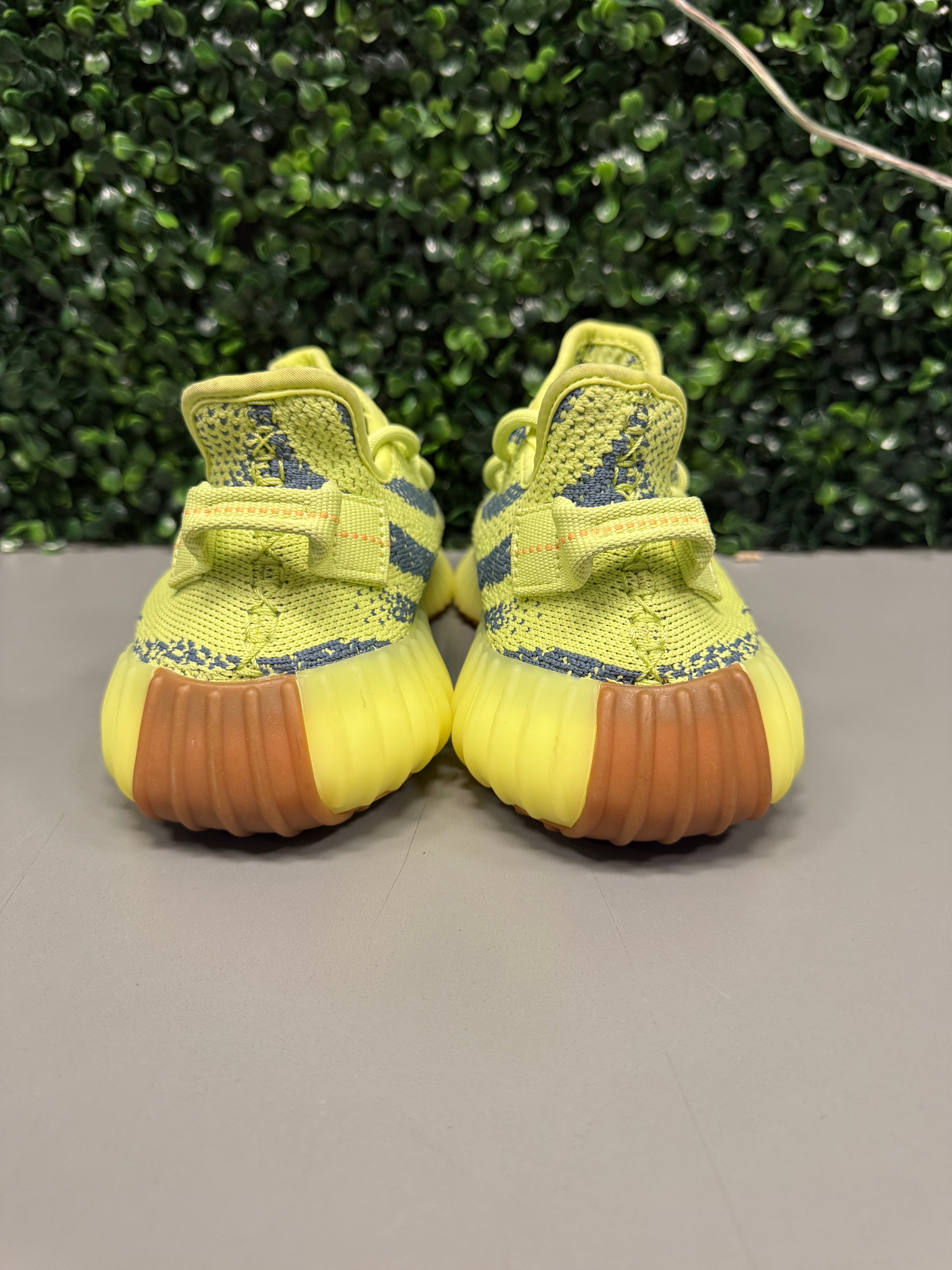 Yeezy 350 V2 "Semi Frozen" Size 6 Preowned