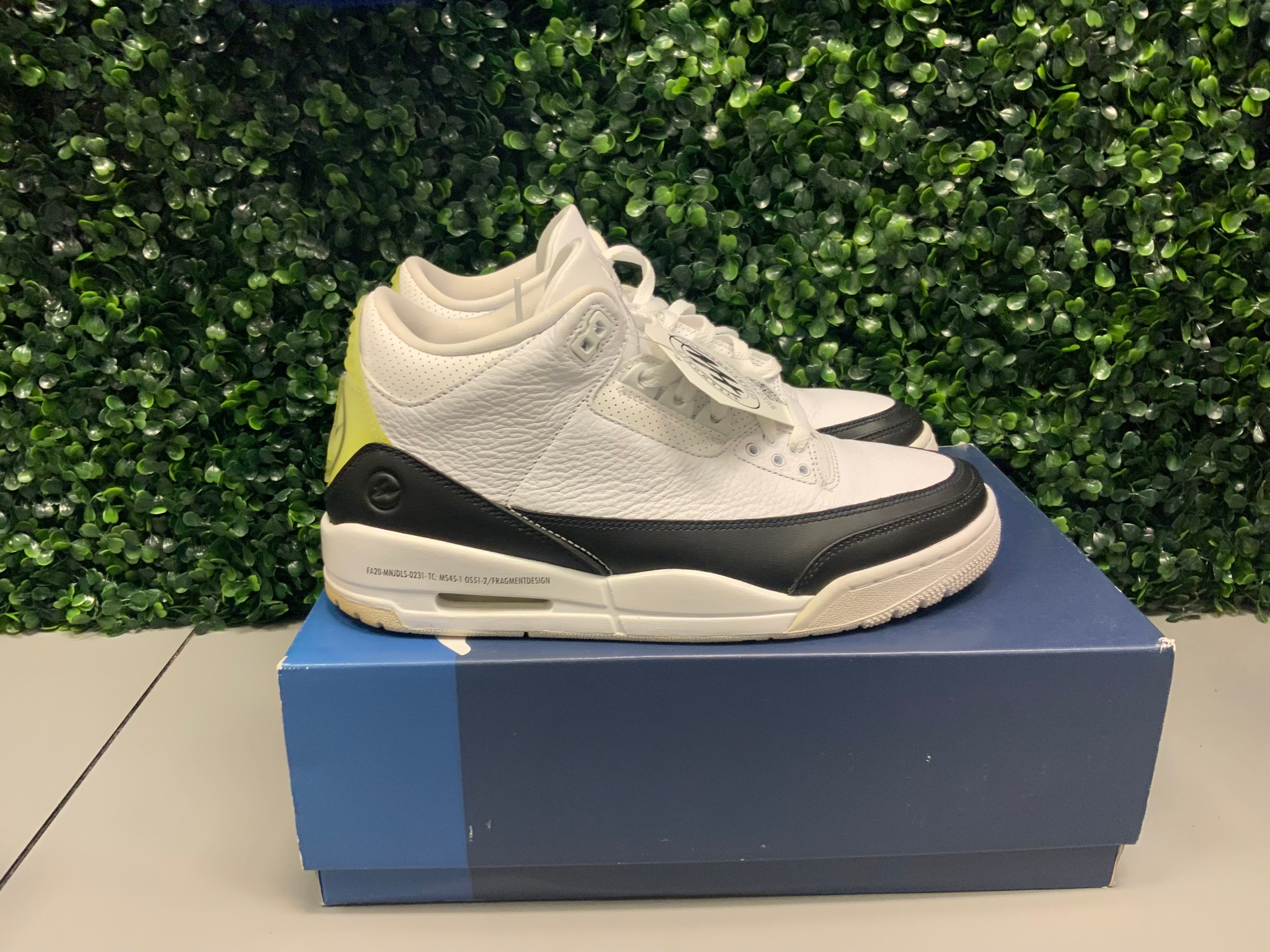 Jordan 3 "Fragment" Size 9 Preowned