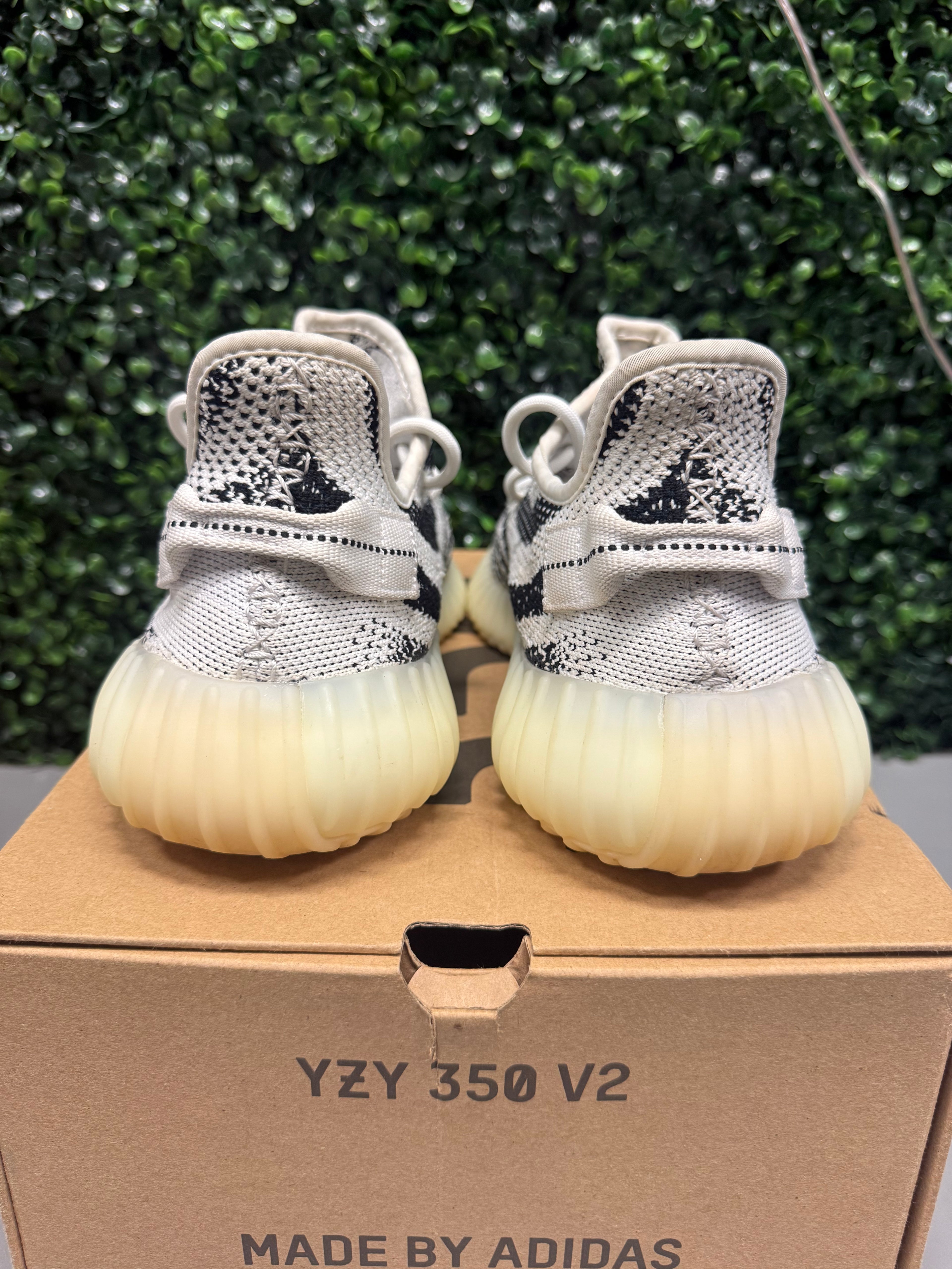 Yeezy 350 V2 "Zebra" Size 10.5 Preowned