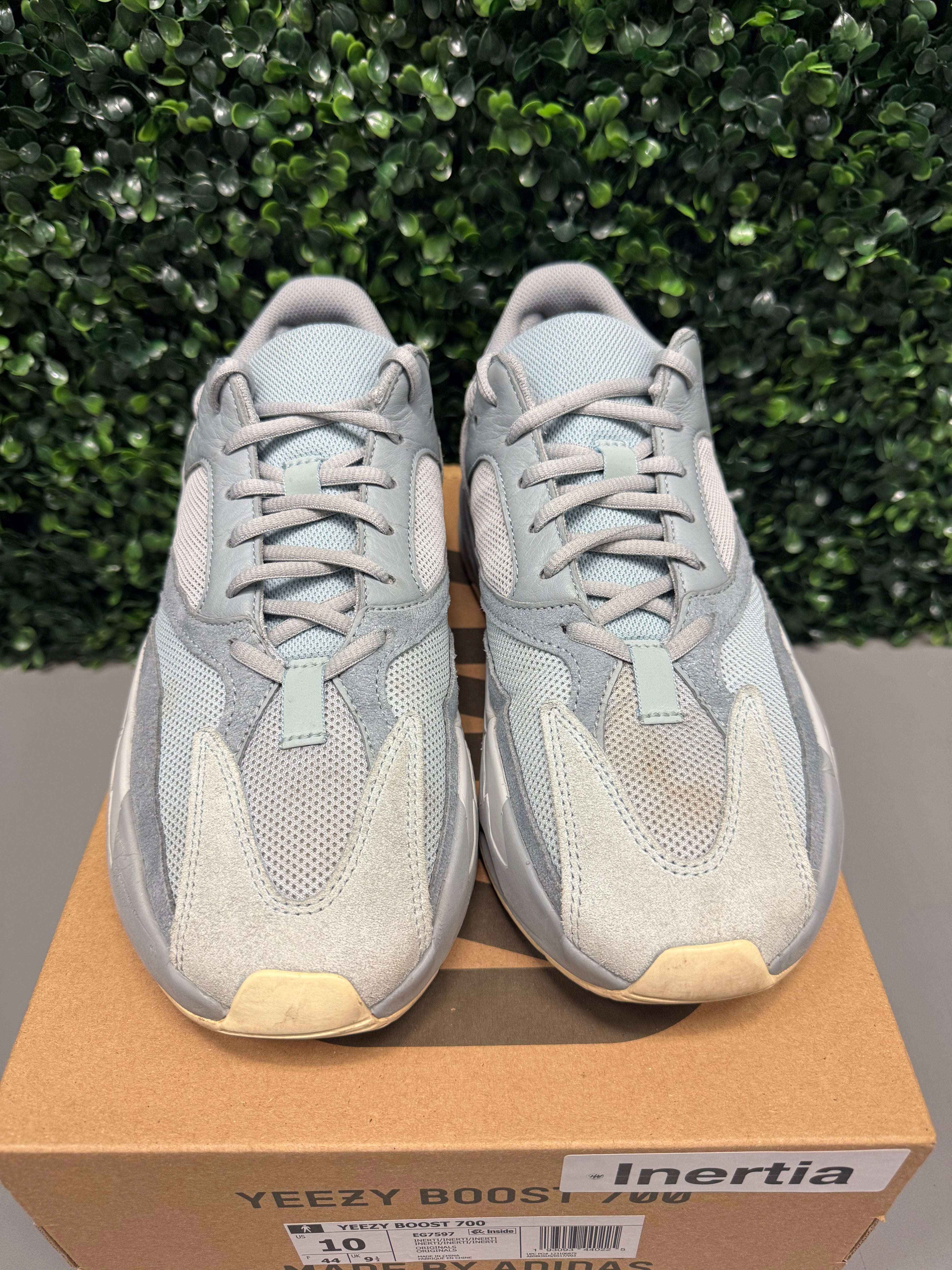Yeezy 700 "Inertia" Size 10 Preowned