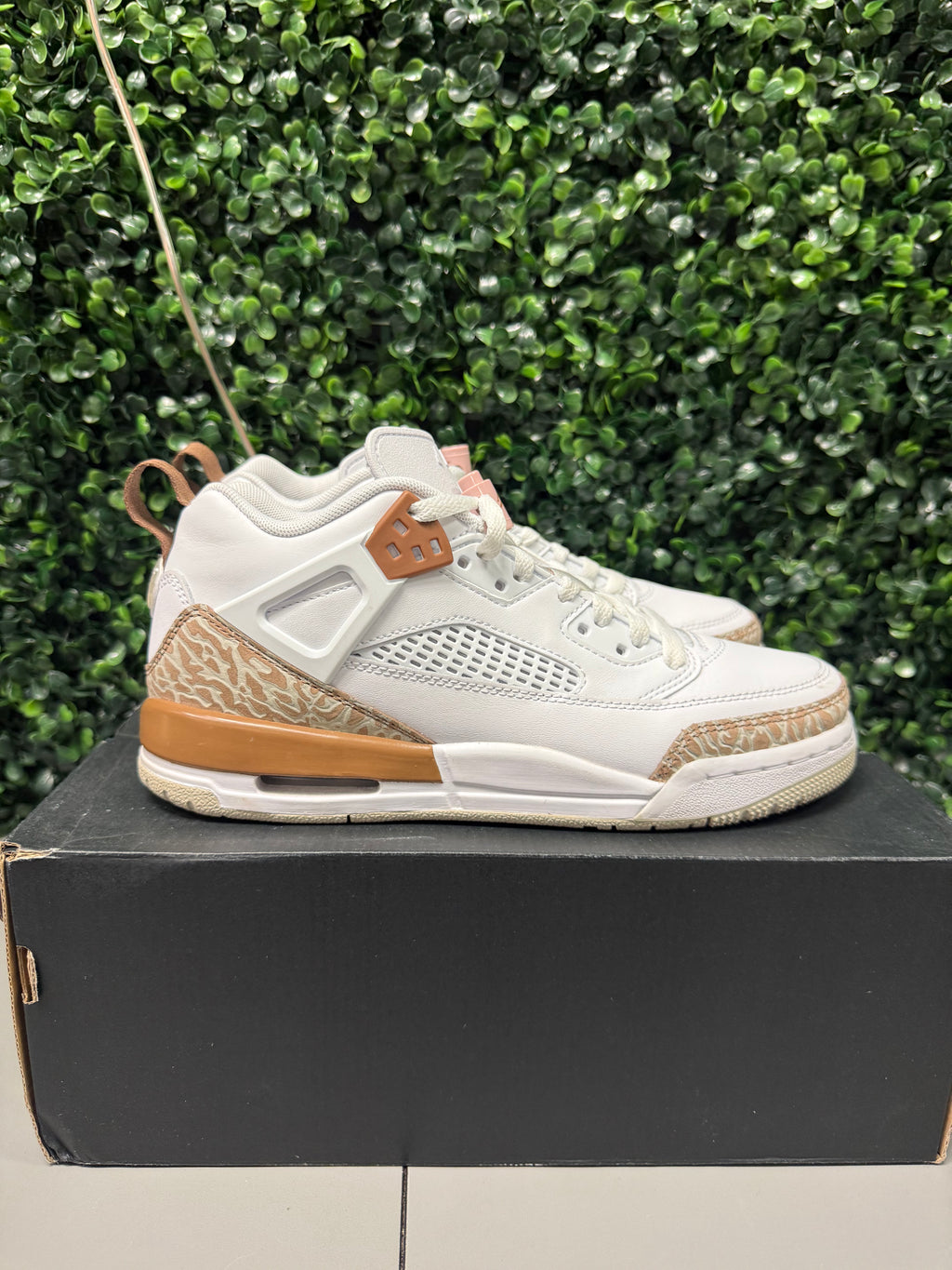 Jordan Spizike Low “Archaeo Brown" Size 6.5Y Preowned