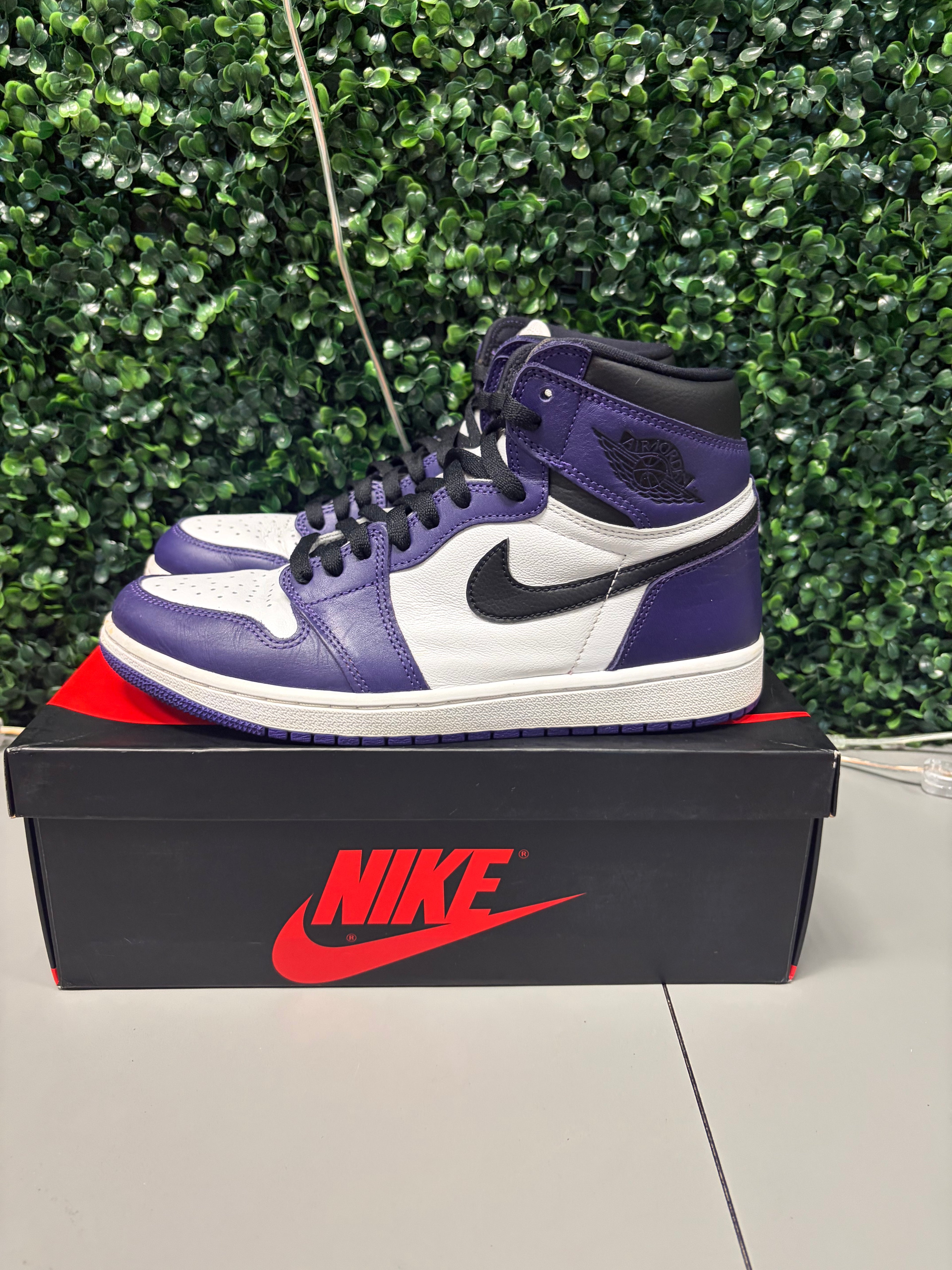 Jordan 1 Retro High "Court Purple White" Size 9.5 Preowned