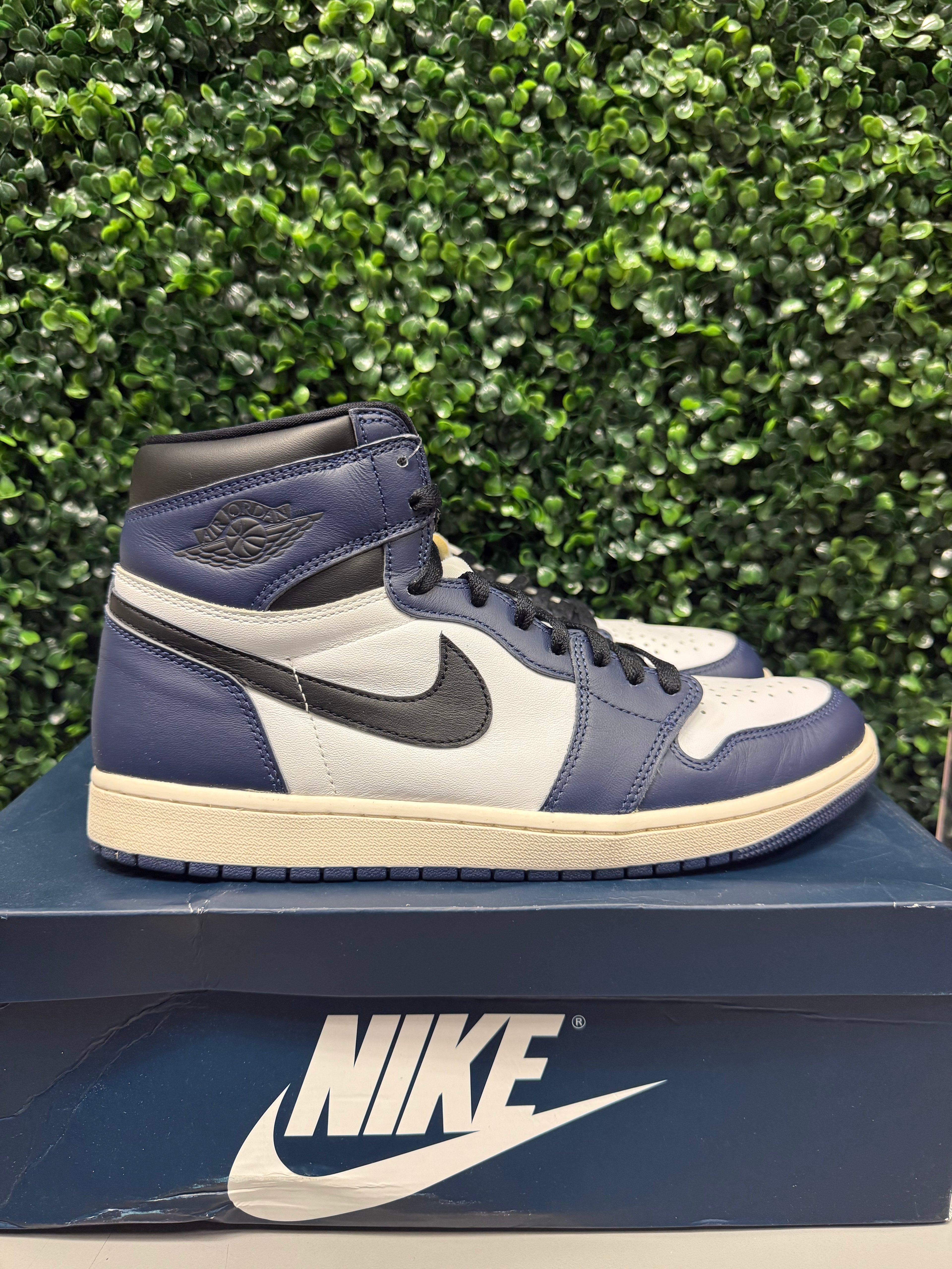 Air  Jordan 1 High "Midnight Navy" Size 11.5 Preowned