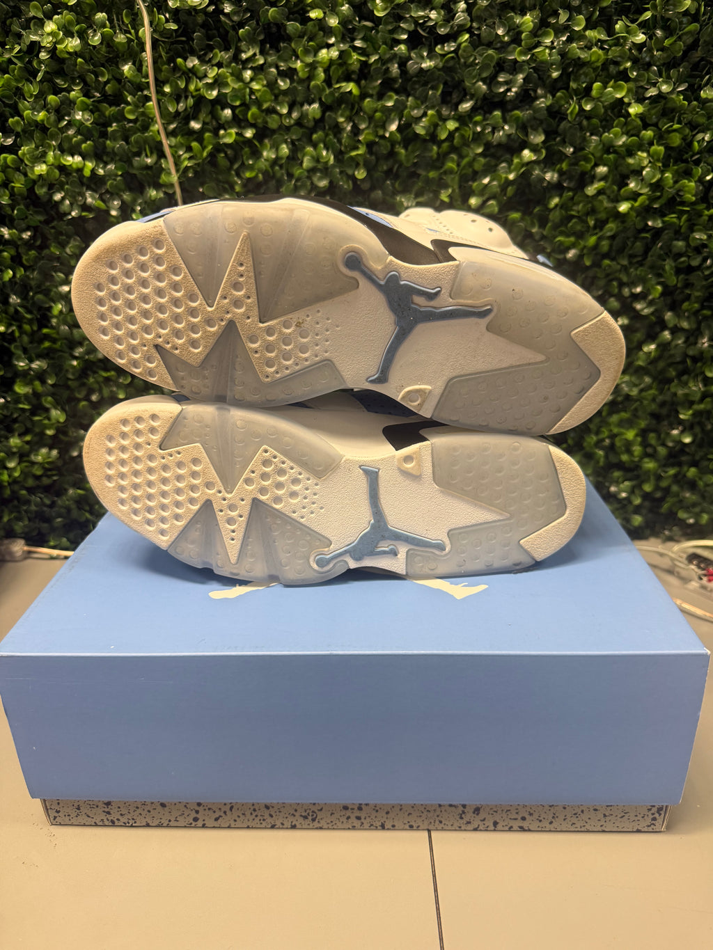 Jordan 6 Retro "UNC White" Size 9 Preowned