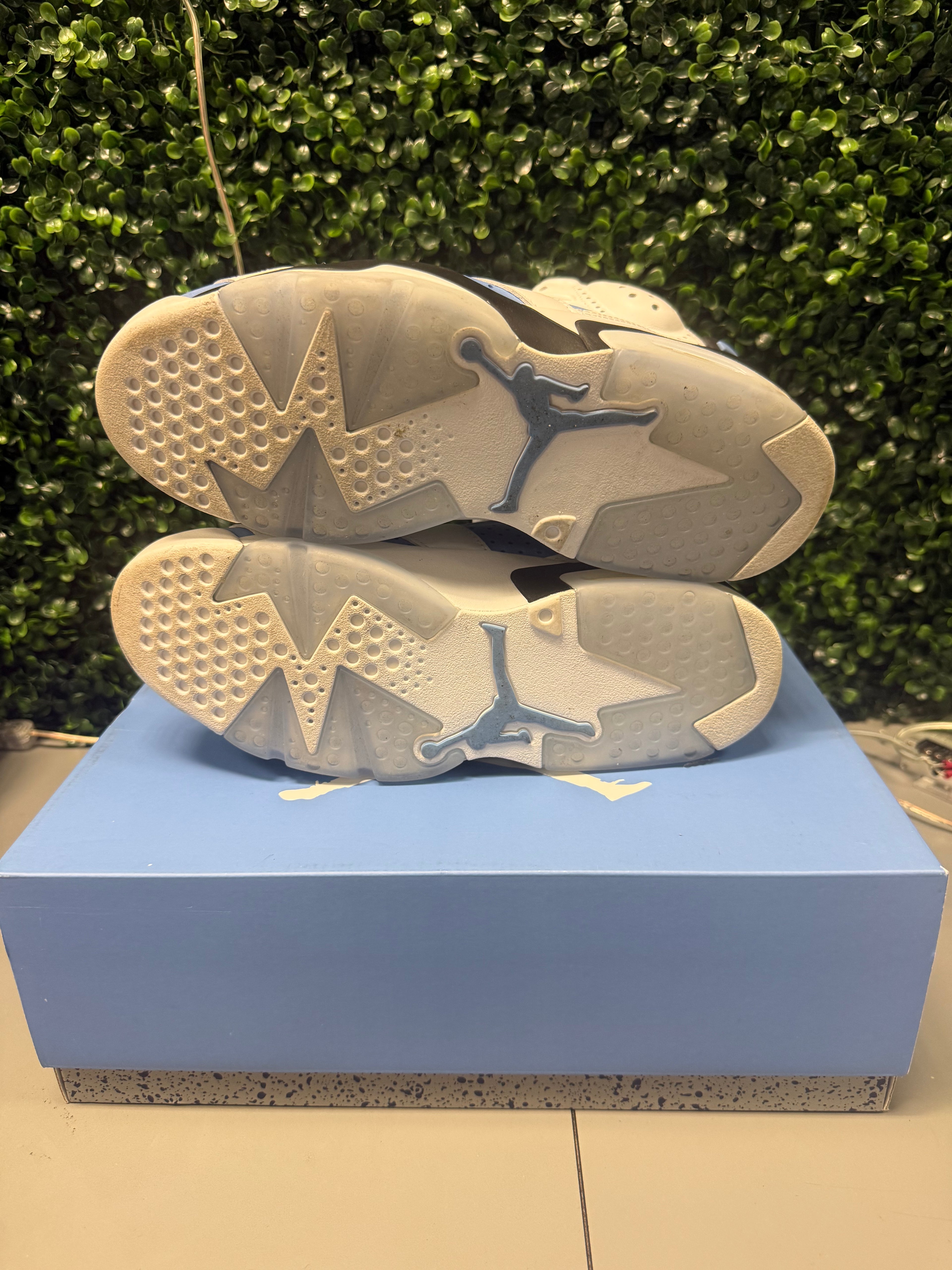 Jordan 6 Retro "UNC White" Size 9 Preowned