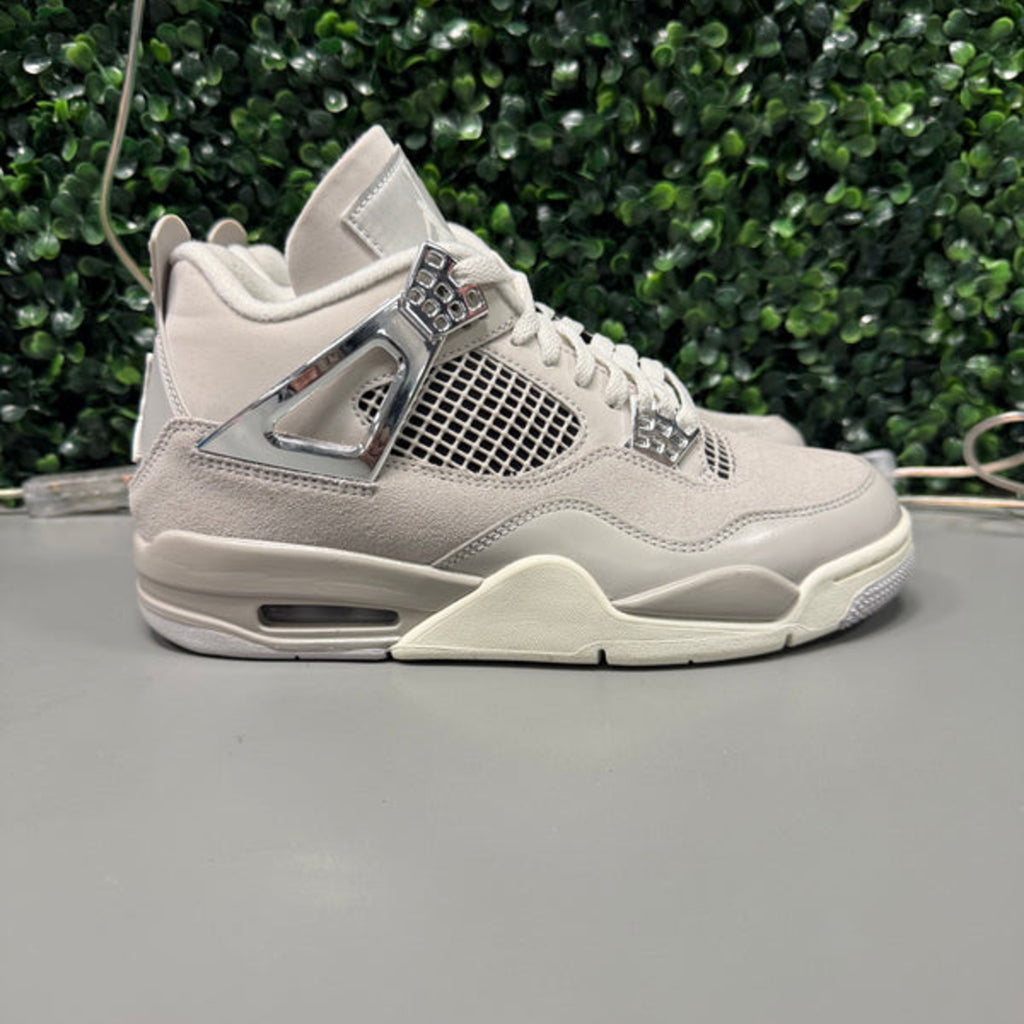 Jordan 4 "Frozen Moments" Size 7.5W / 6Y Preowned