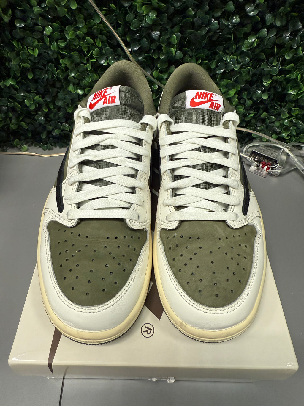 Jordan 1 Low X Travis Scott "Medium Olive" Size 7.5 Preowned