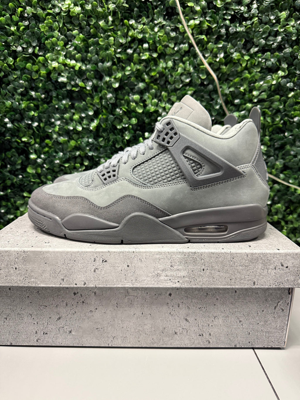 Jordan 4 "Wet Cement" Size 11 Preowned