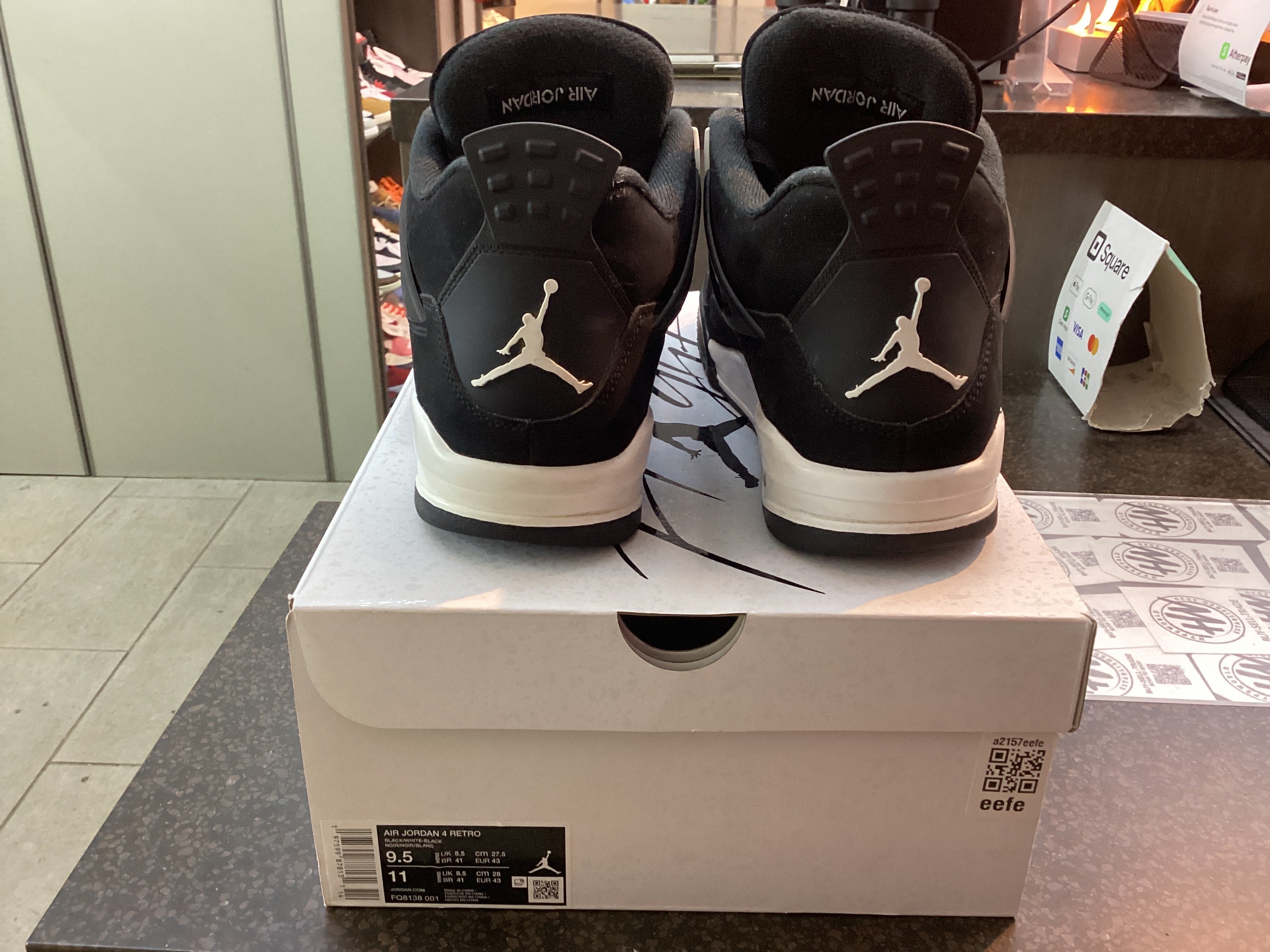 Jordan 4 “White Thunder” Preowned Size 9.5