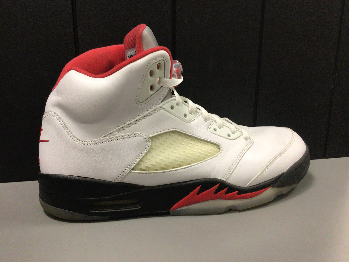 Jordan 5 “Fire Red” Size 11 Preowned