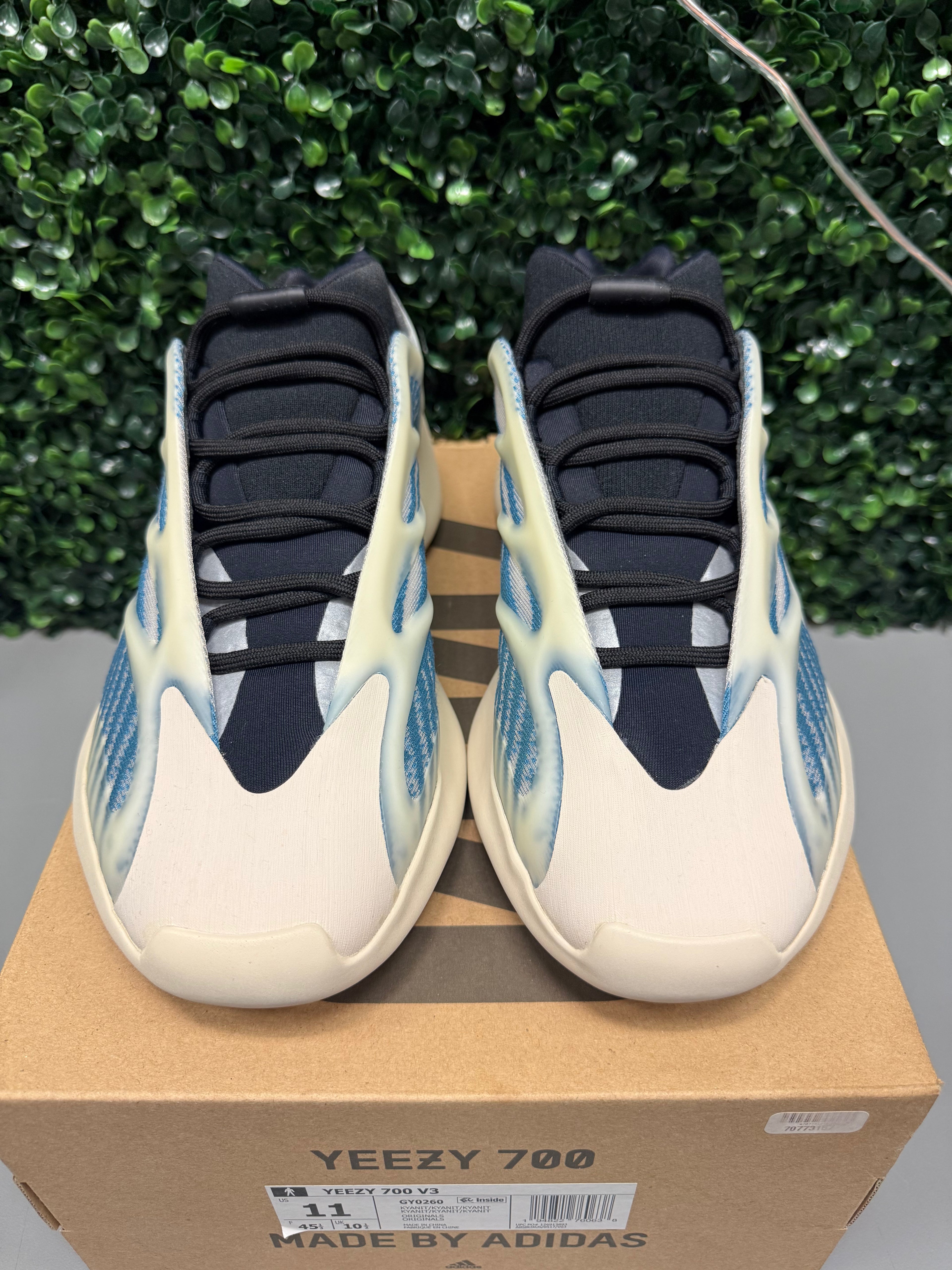 Adidas Yeezy 700 V3 "Kyanite" Size 11 Preowned