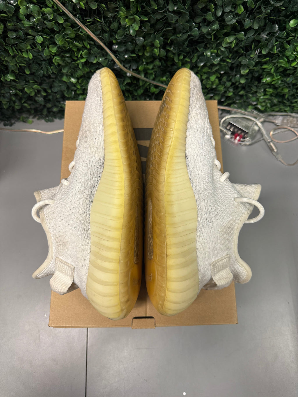 Yeezy 350 V2 "Cream" Size 8.5 Preowned