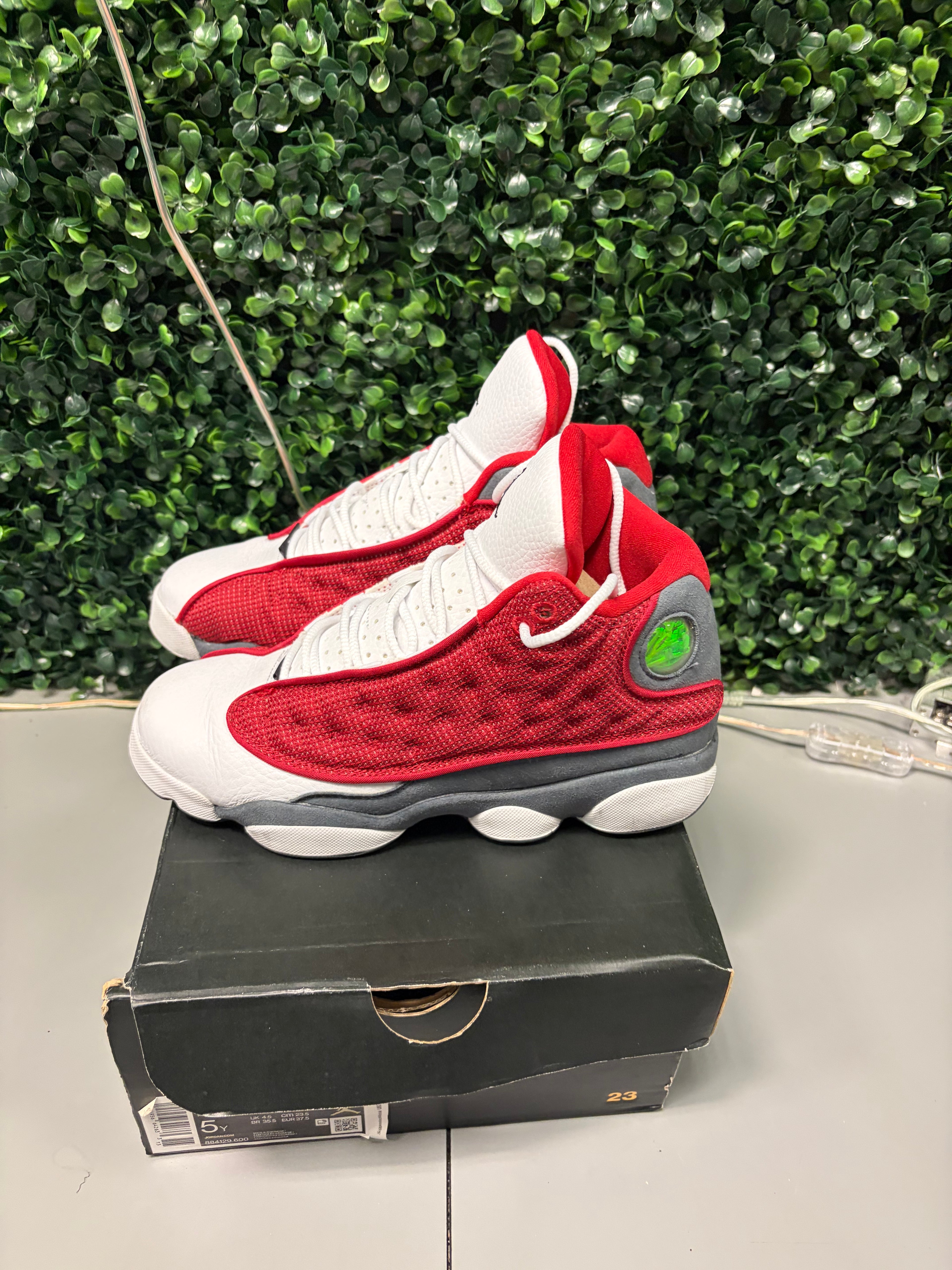 Jordan 13 Retro "Gym Red Flint Grey" Size 5Y Preowned