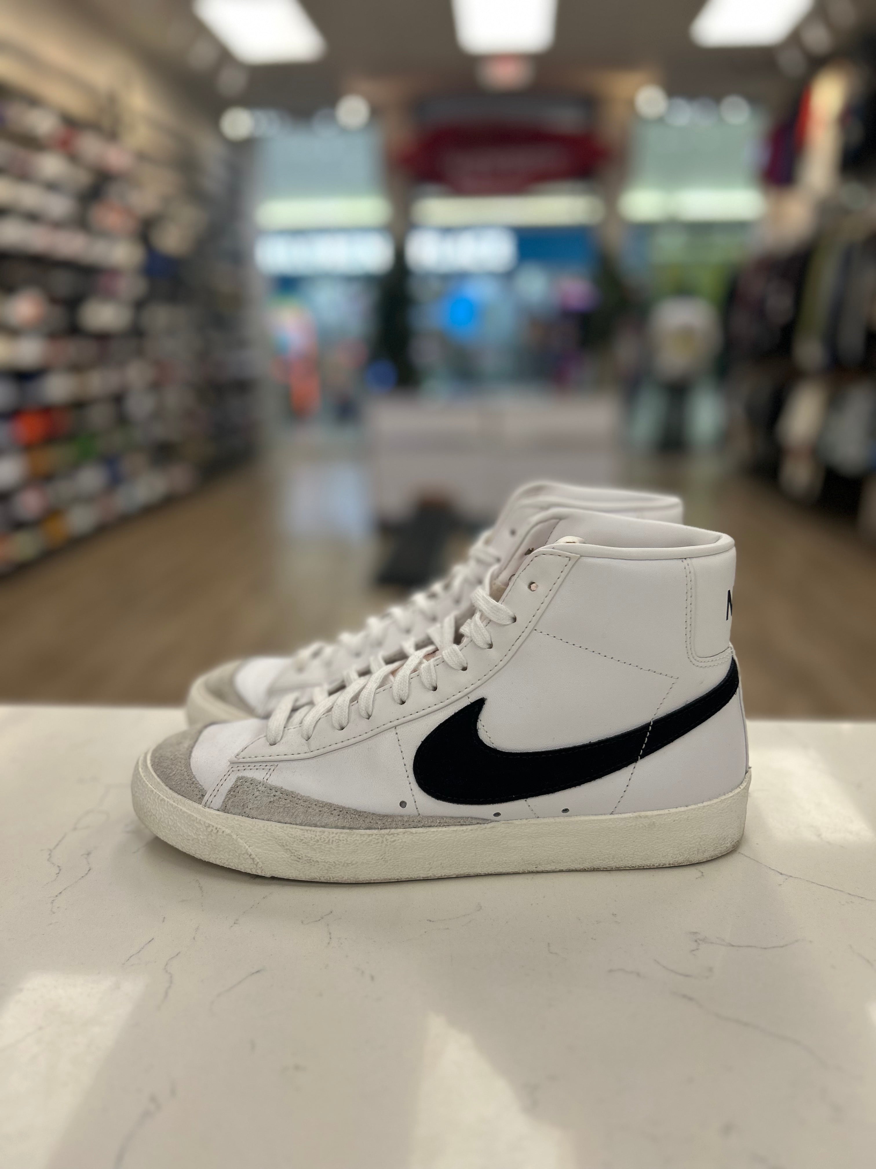 Nike Blazer Mid 77 Vintage “White Black” Preowned Size 10.5M No Box