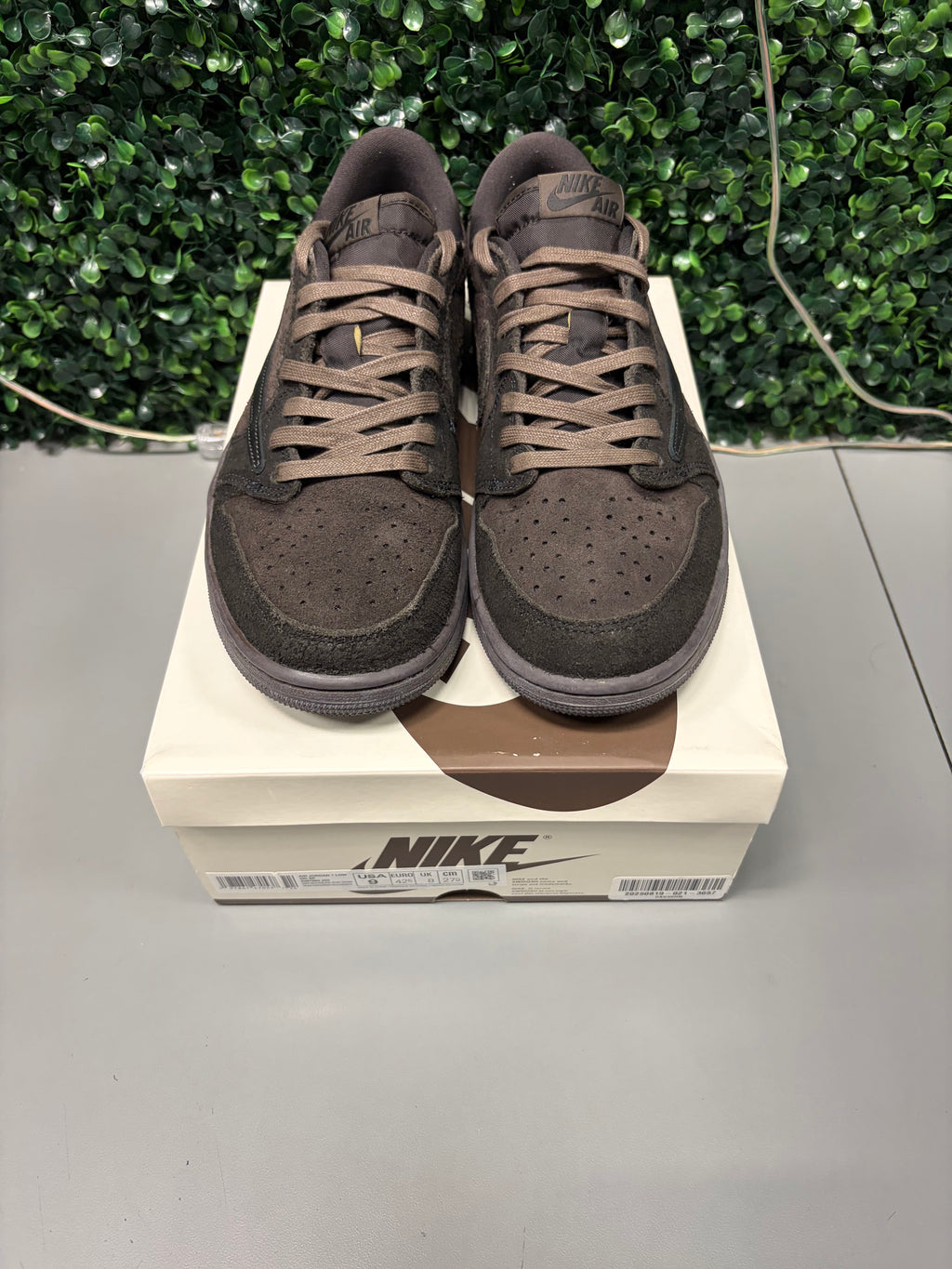 Jordan 1 Retro Low OG SP Travis Scott "Velvet Brown" Size 9 Preowned
