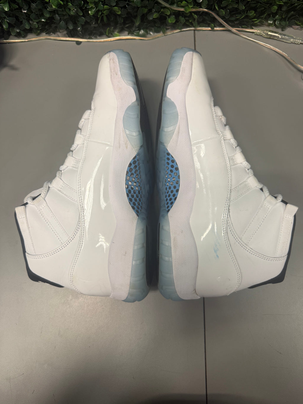 Jordan 11 Retro "Legend Blue" Size 10.5 Preowned