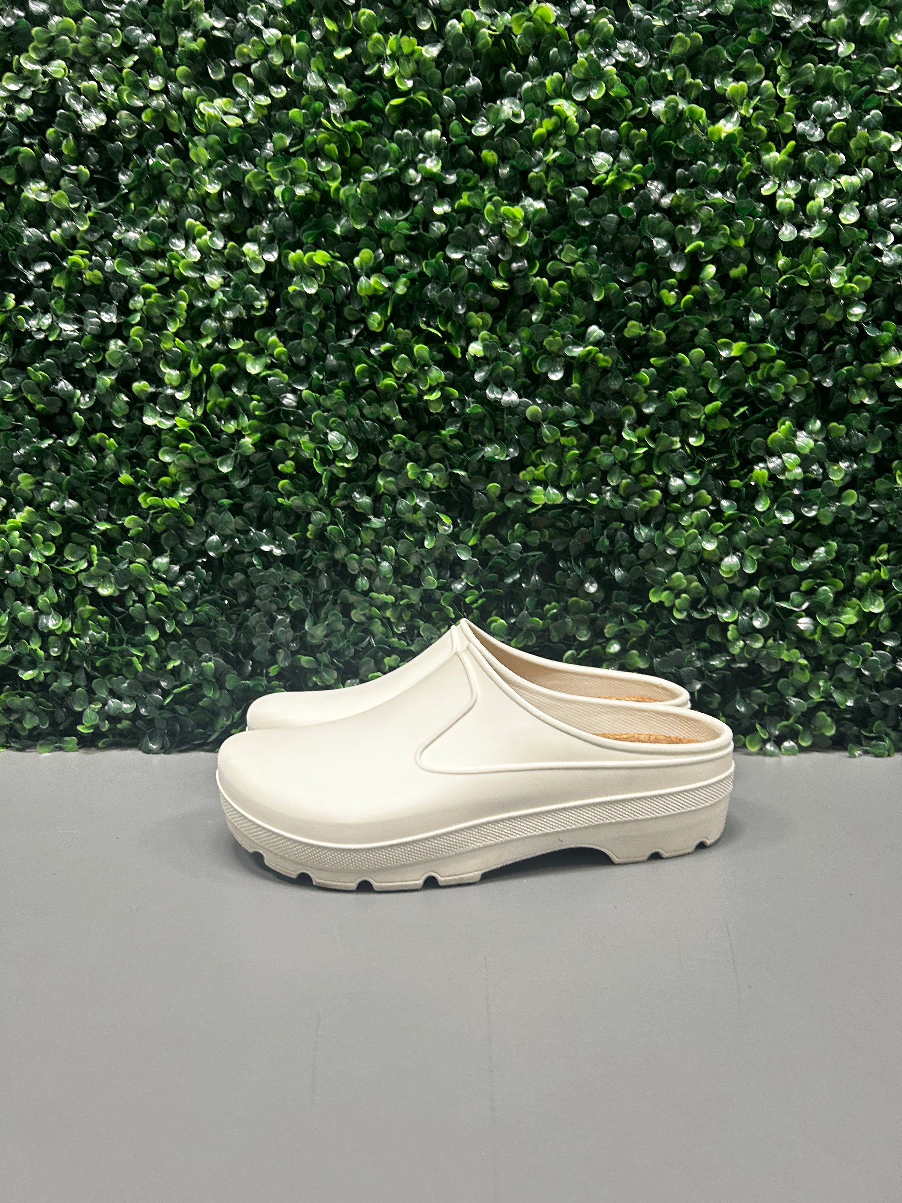 Aime Leon Dore Garden Mule Size 6 Preowned