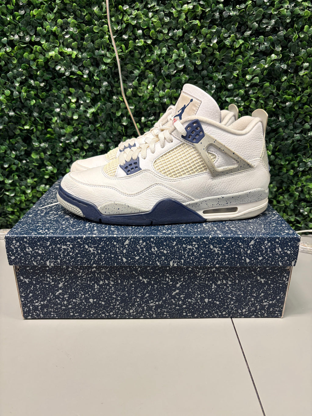 Jordan 4 "Midnight Navy" Size 11.5 Preowned