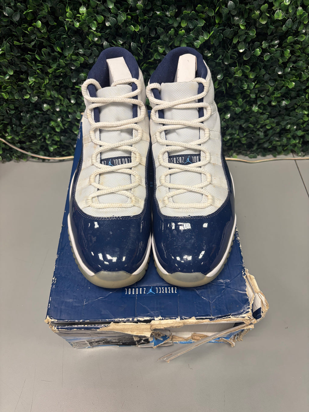 Jordan 11 Retro "UNC Win Like 82" Size 12 Preowned