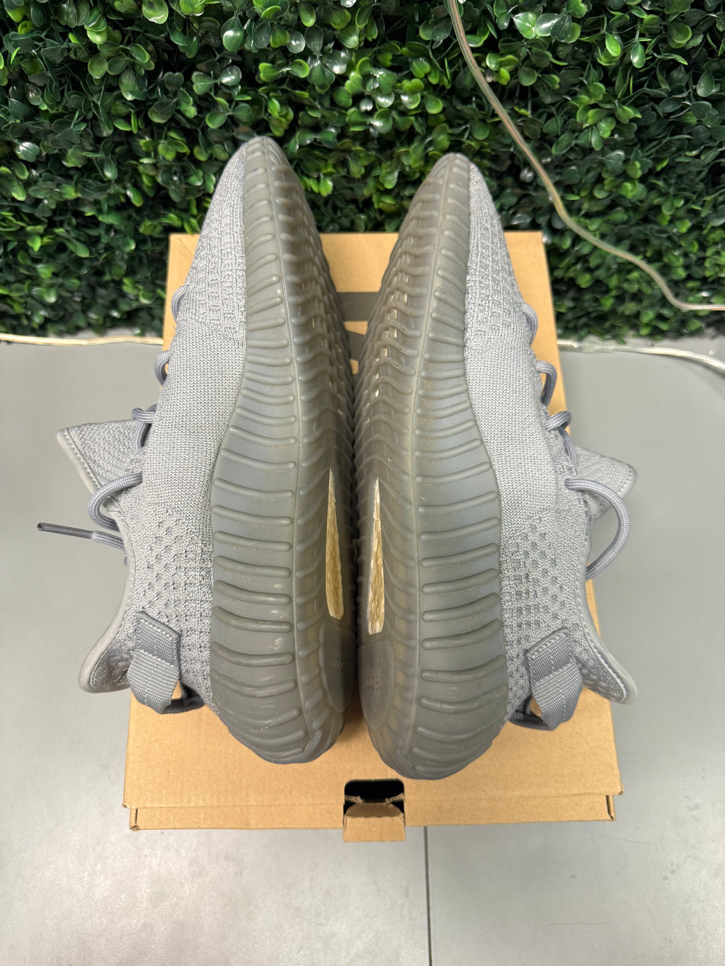 Yeezy 350 V2 "Steel Grey" Size 10.5 Preowned