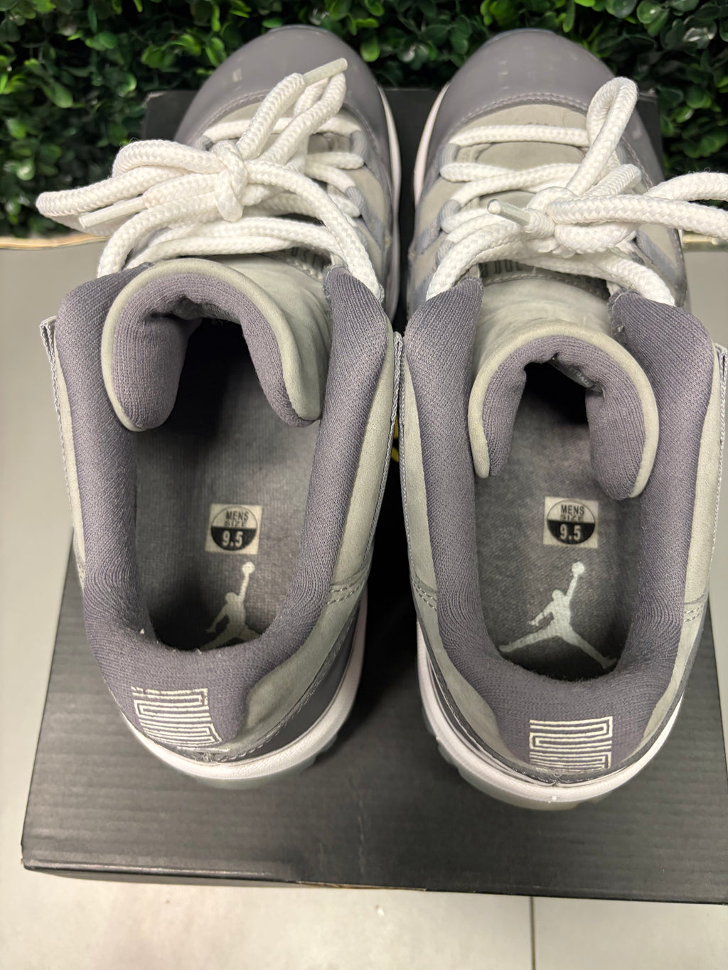 Jordan 11 Retro Low "Cool Grey" Size 9.5 Preowned