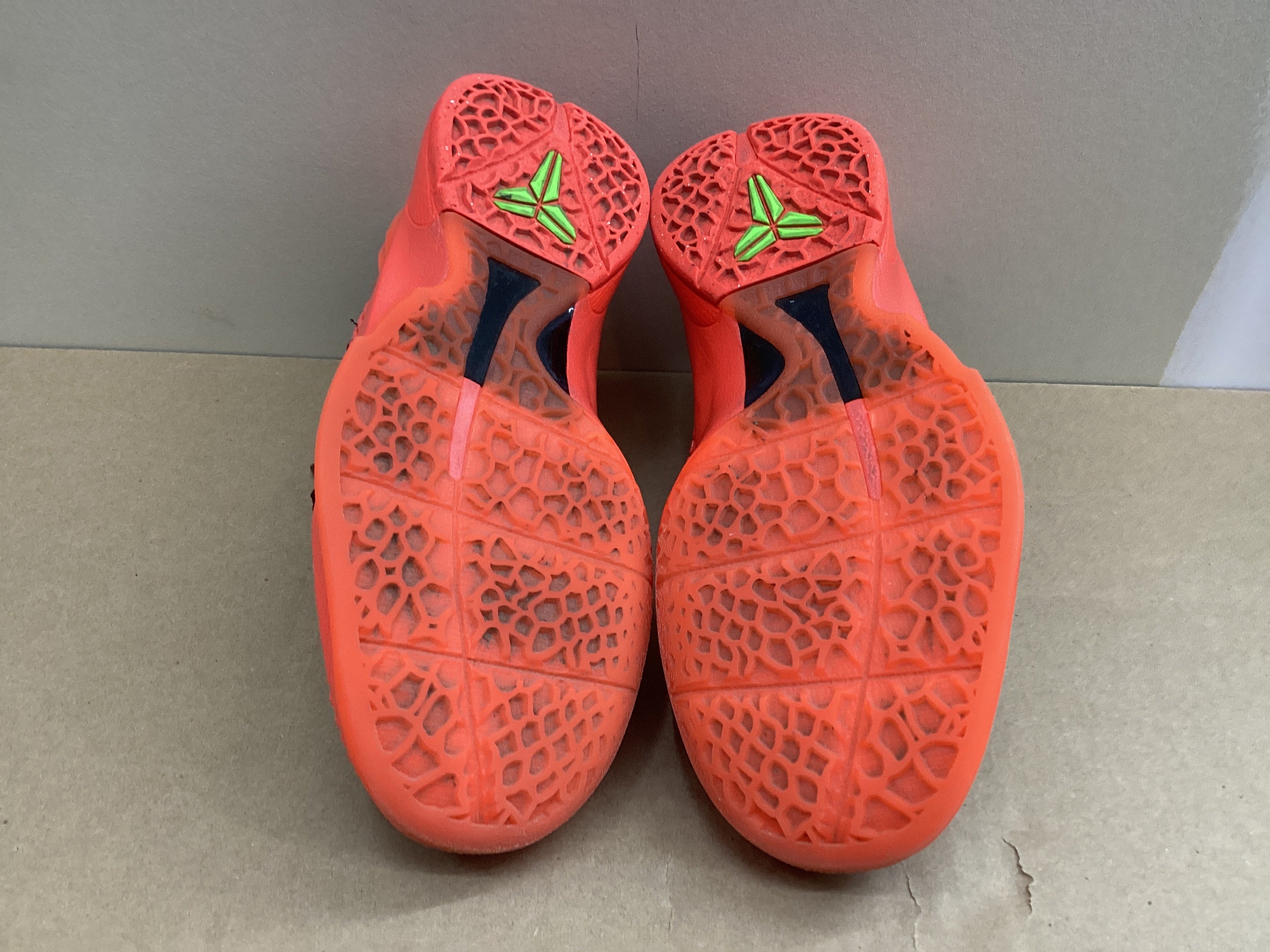 NIKE AIR KOBE 6 “Reverse Grinch” Size 4.5Y