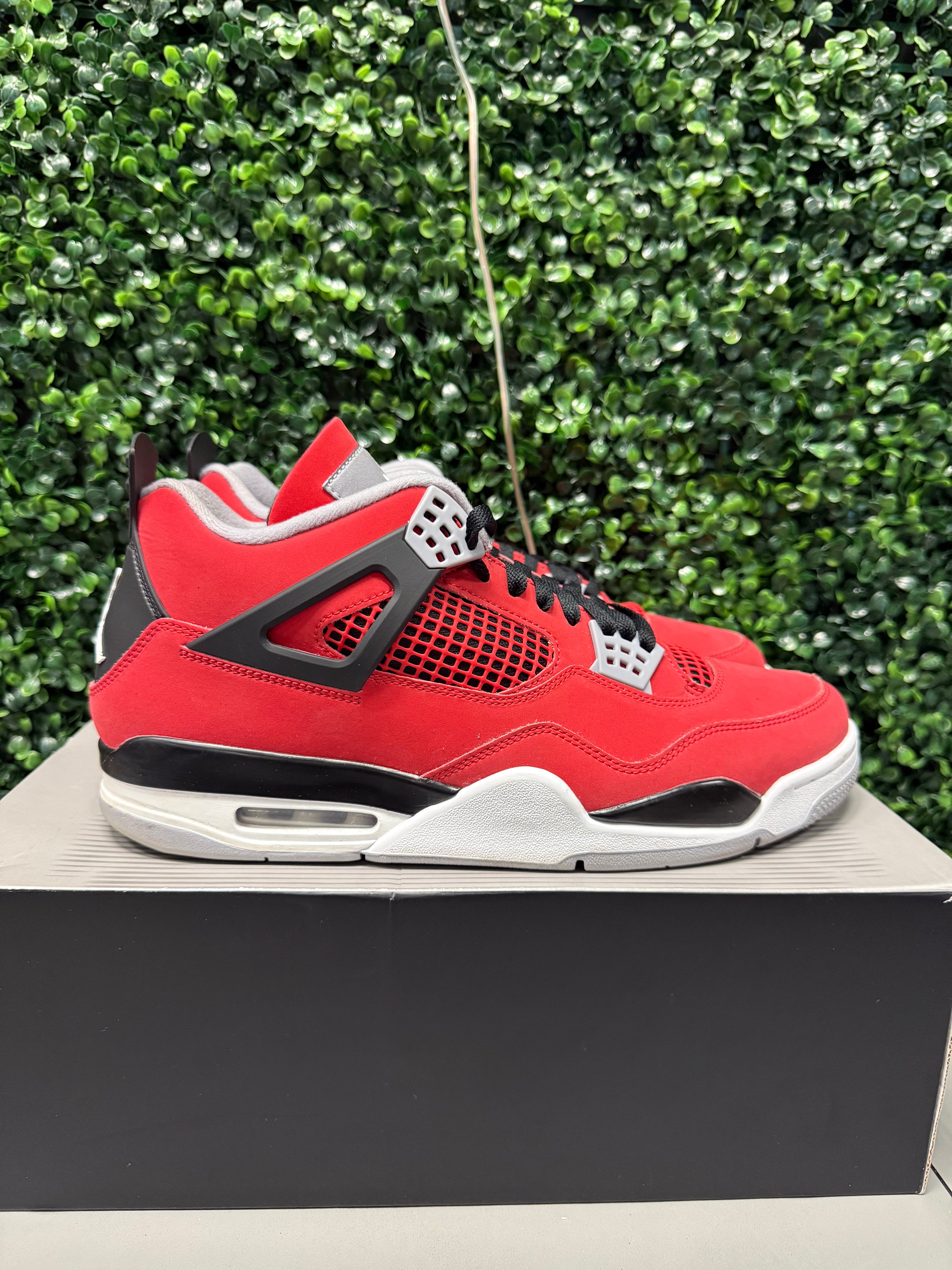 Jordan 4 "Toro Bravo 2026" Size 13 Preowned