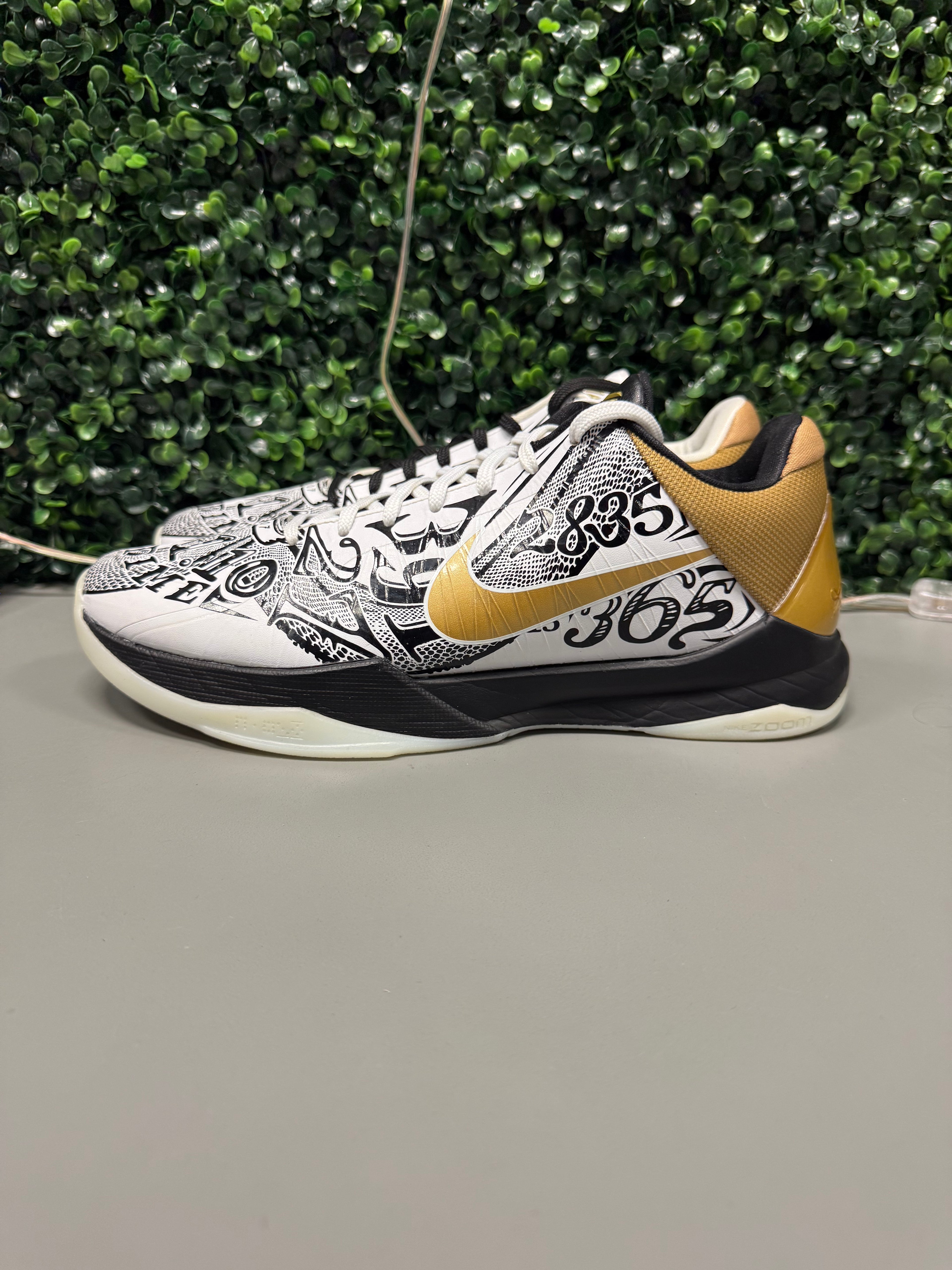 Nike Kobe 5 Protro "Big Stage” Size 11.5 Preowned