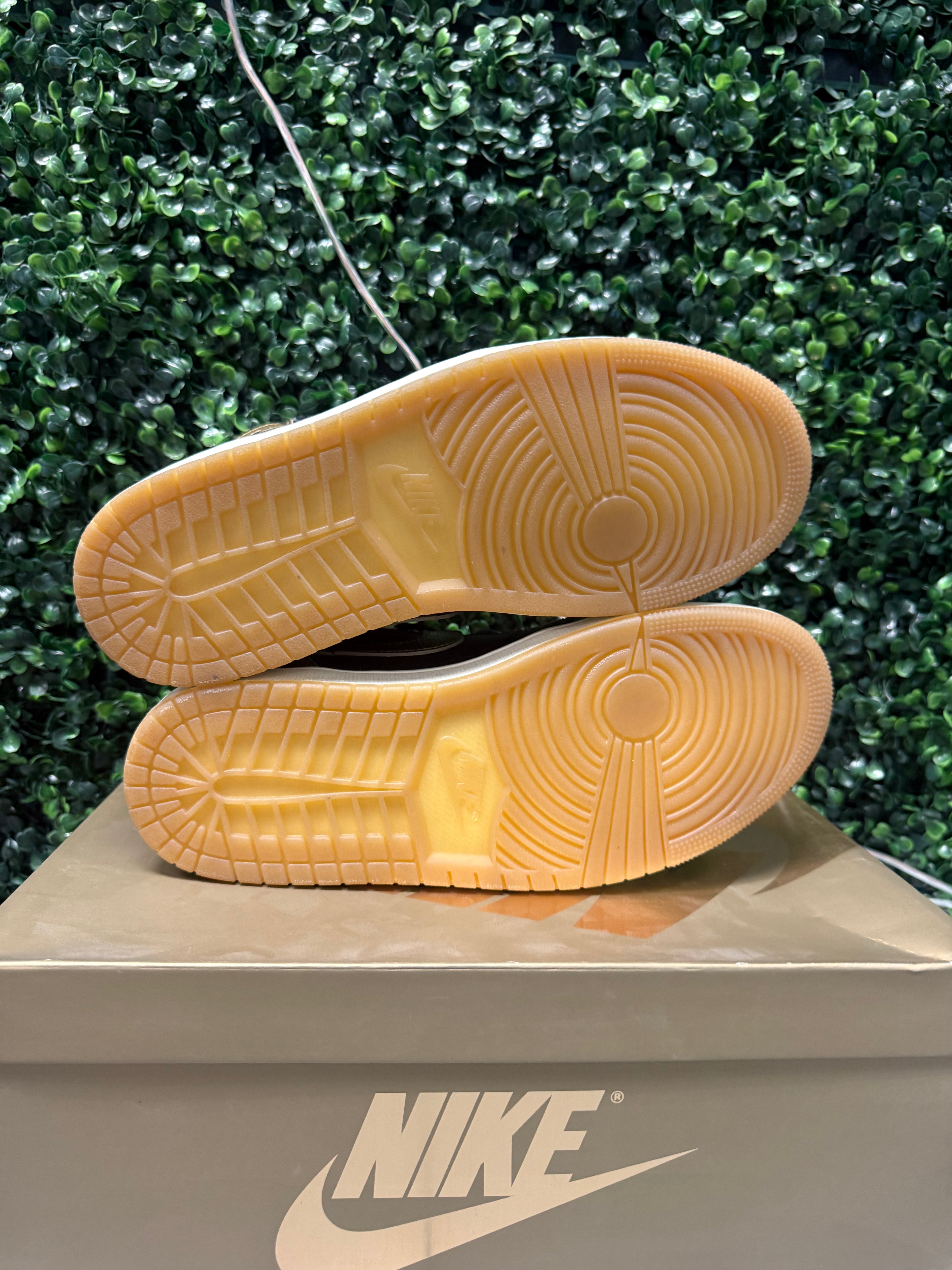 Jordan 1 High "Black Metallic Gold" Size 9 Tried On