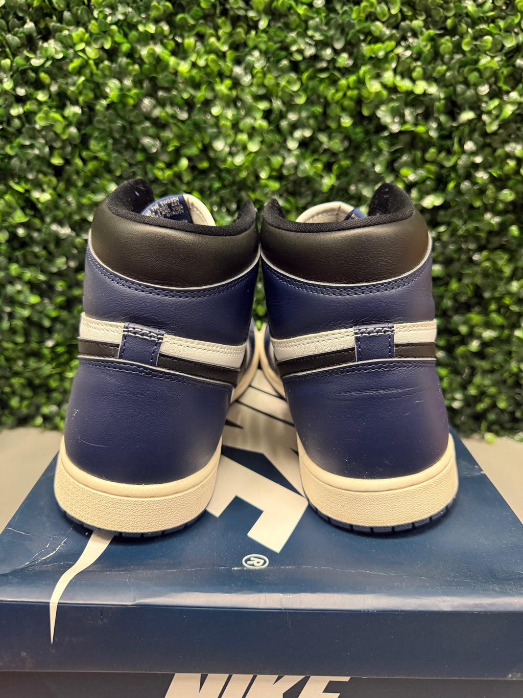 Air  Jordan 1 High "Midnight Navy" Size 11.5 Preowned