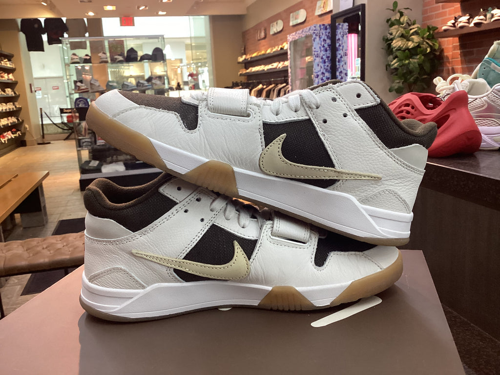 Travis Scott Jumpman Jack “Sail” Size 9 Pre Owned