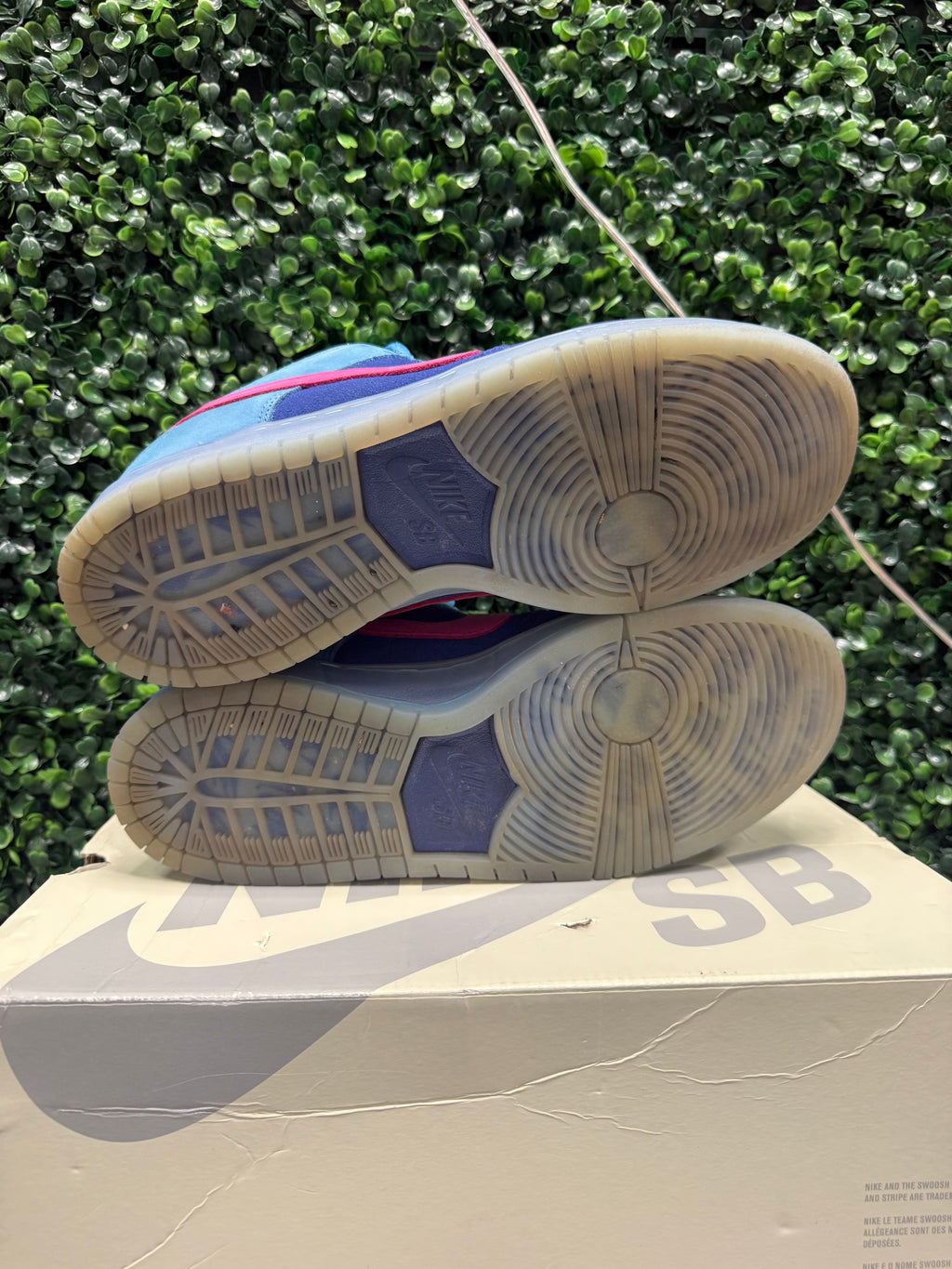 Nike SB Dunk Low "Run The Jewels" Size 9.5 Preowned