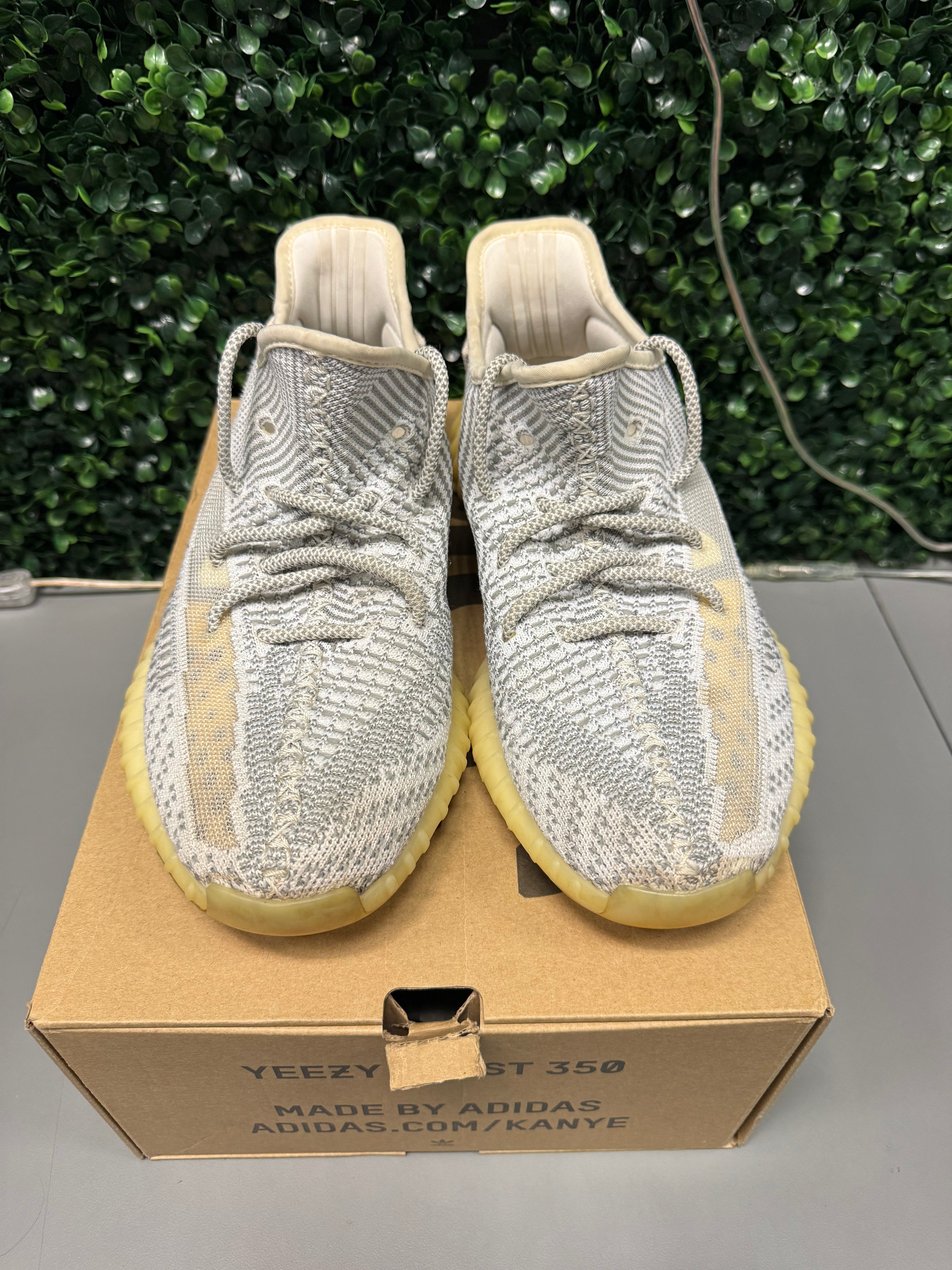 Yeezy 350 V2 "Static" Size 10 Preowned