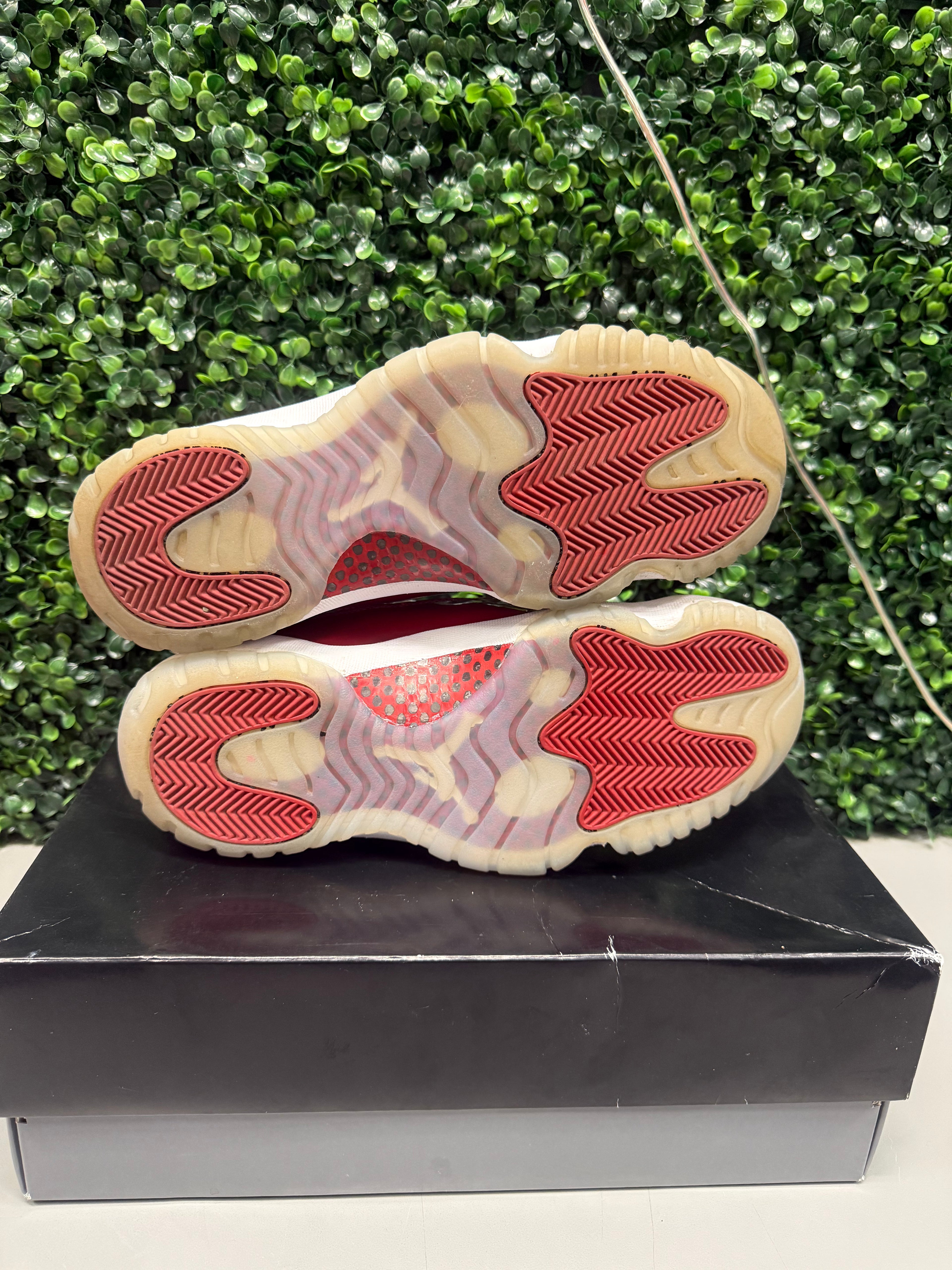 Jordan 11 High "Cherry" Size 9 Preowned