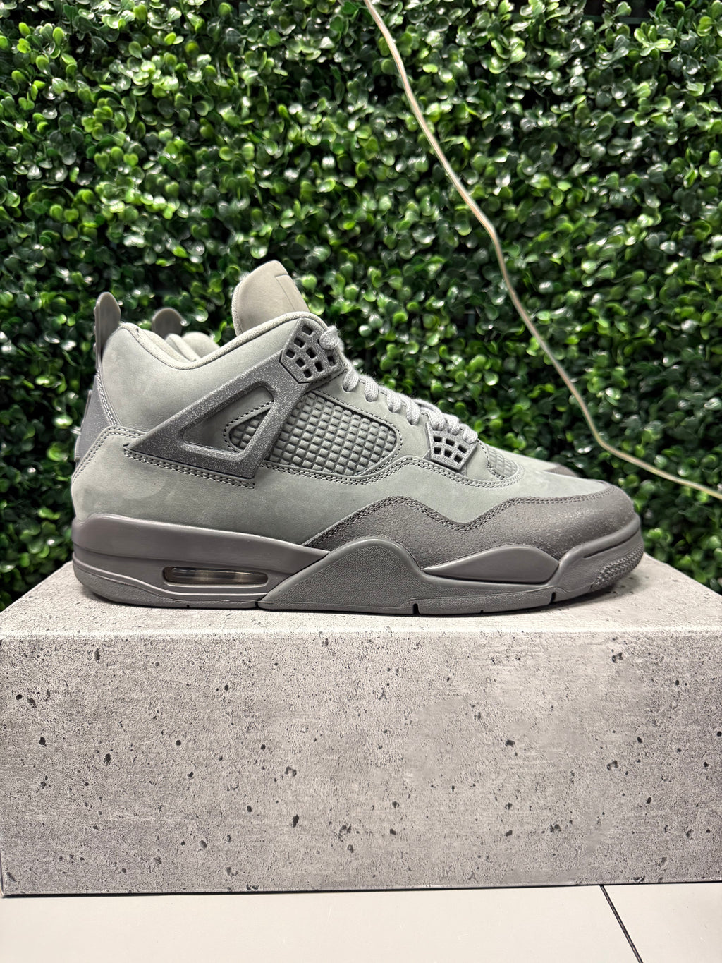 Jordan 4 "Wet Cement" Size 11 Preowned