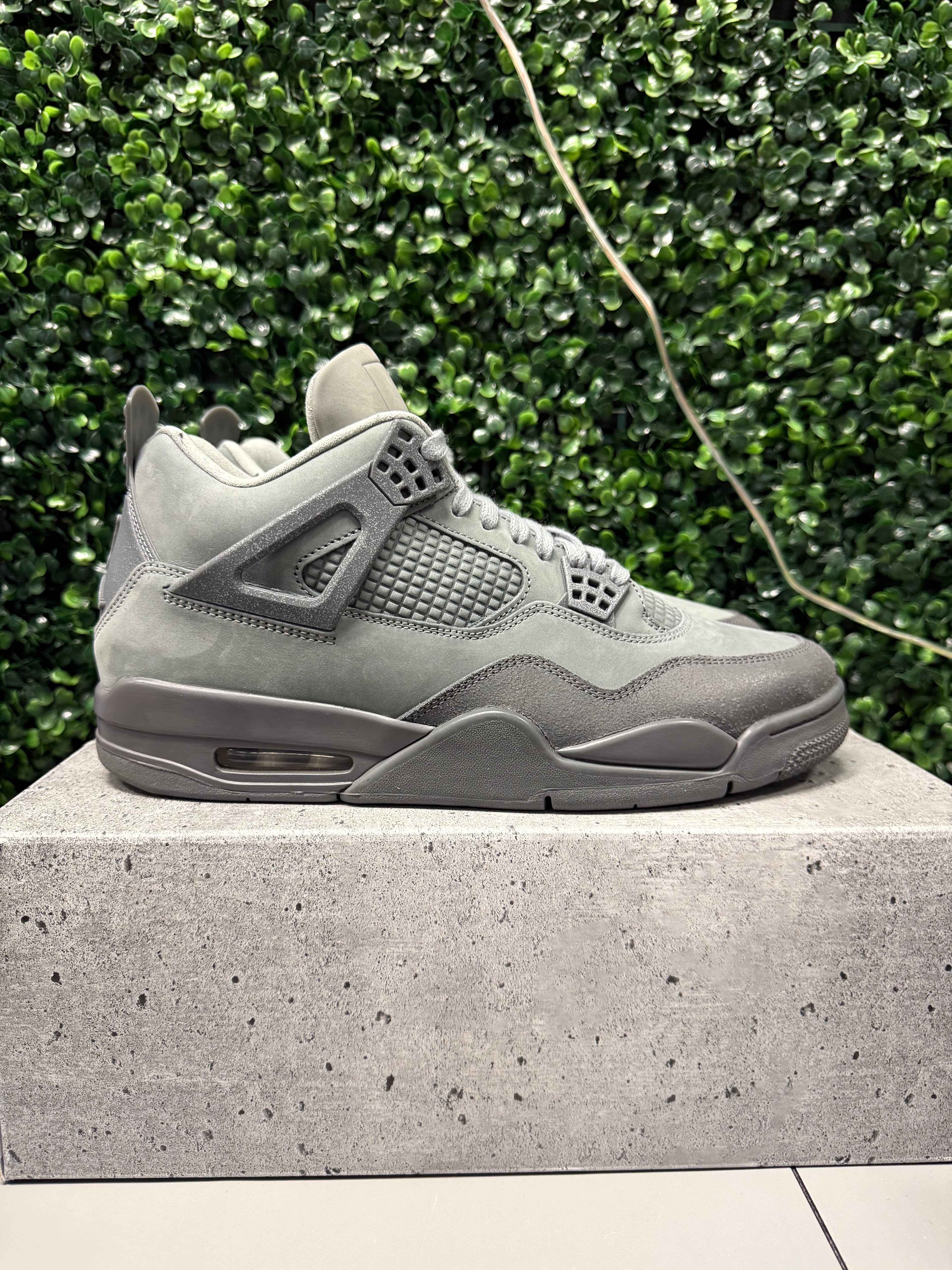 Jordan 4 "Wet Cement" Size 11 Preowned