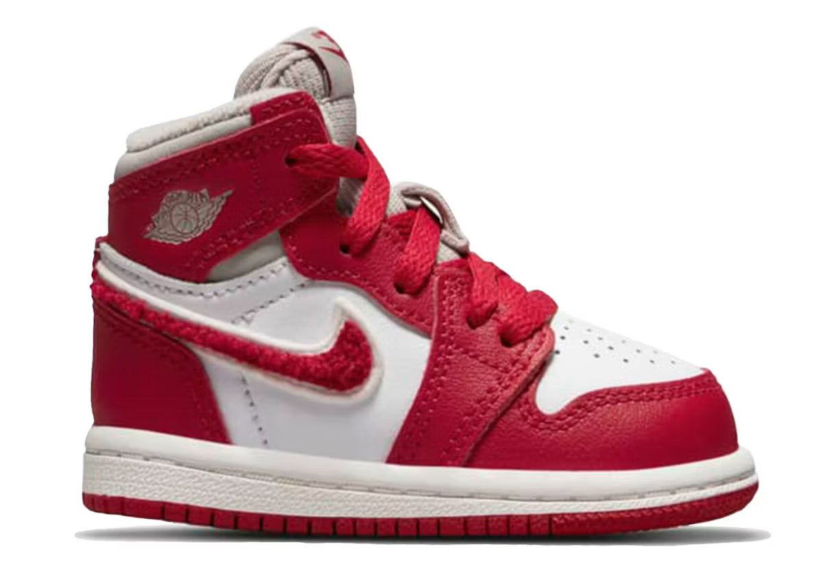 Jordan 1 High Women "Varsity Red"