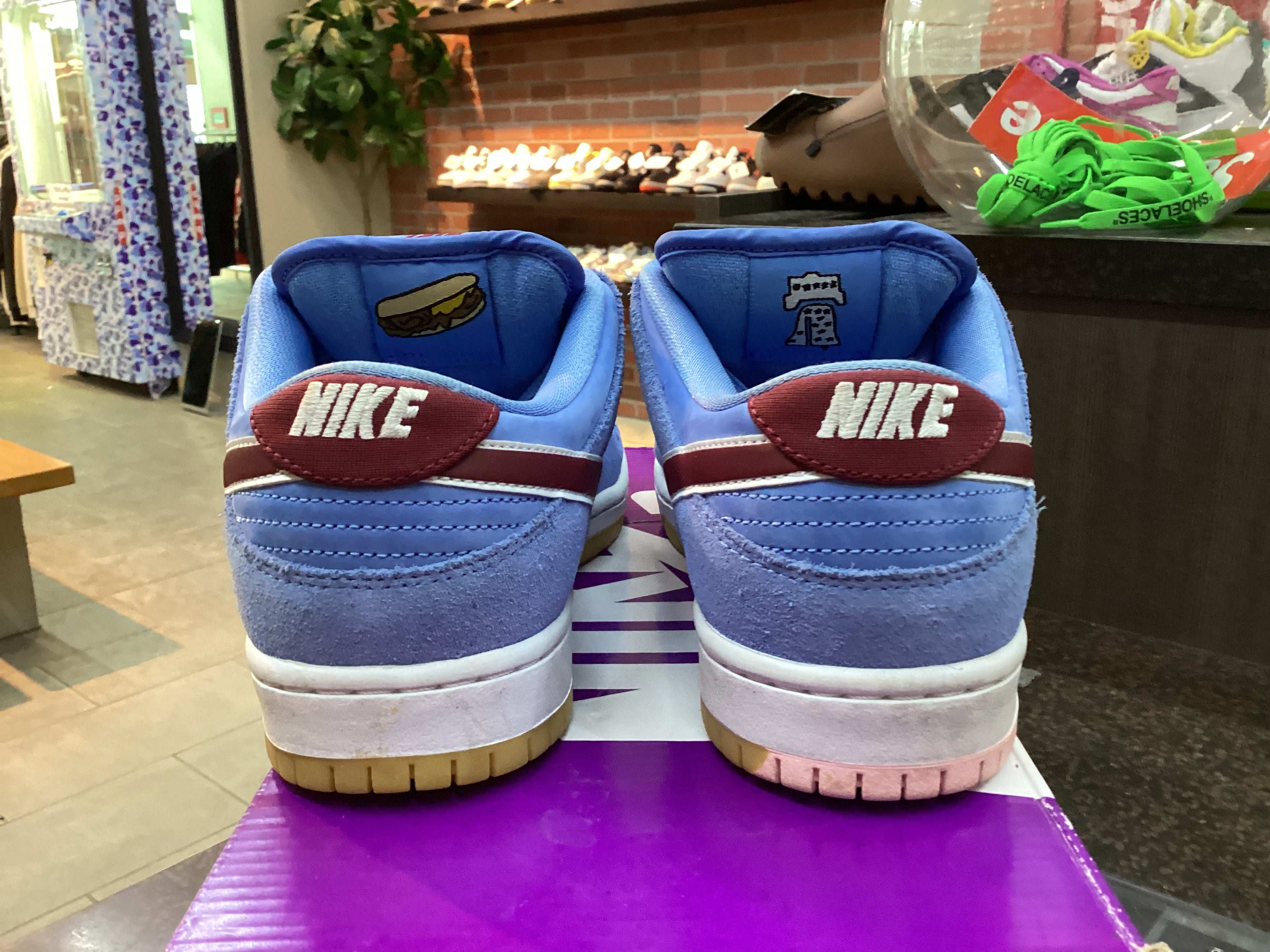 Nike Sb Dunk Low “Philadelphia Phillies” Size 6.5 Pre Owned