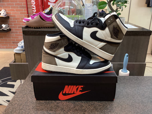Jordan 1 High “Mocha” Size 9.5 Preowned
