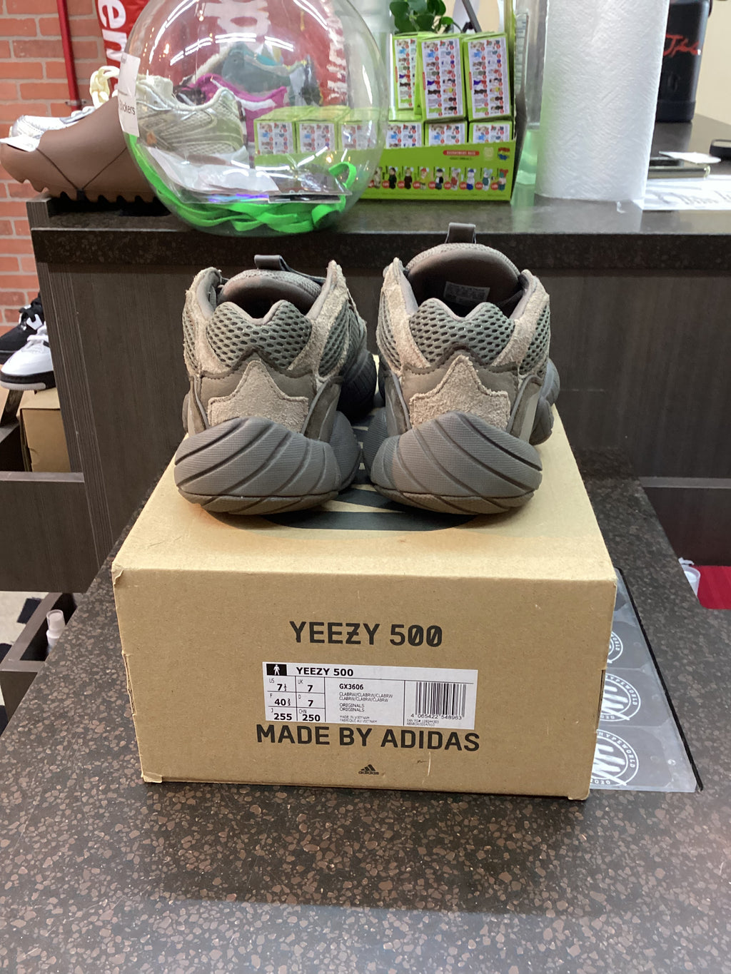 Yeezy 500 "Clay Brown" Size 7.5 Preowned