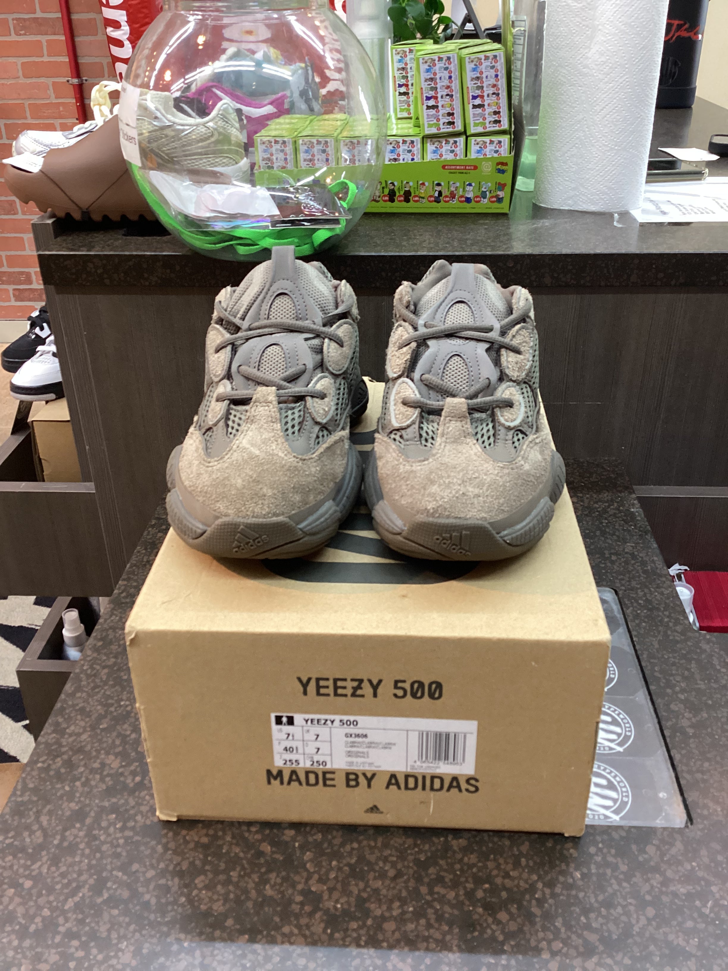 Yeezy 500 "Clay Brown" Size 7.5 Preowned