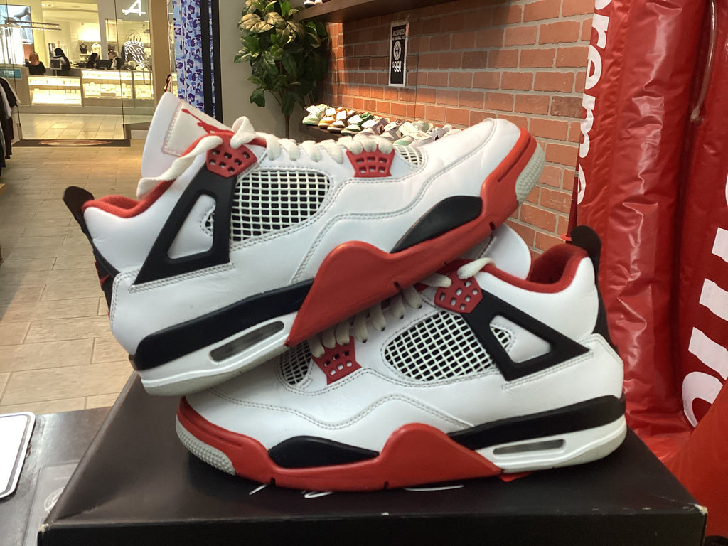 Jordan 4 “Fire Red” Size 9.5 Preowned
