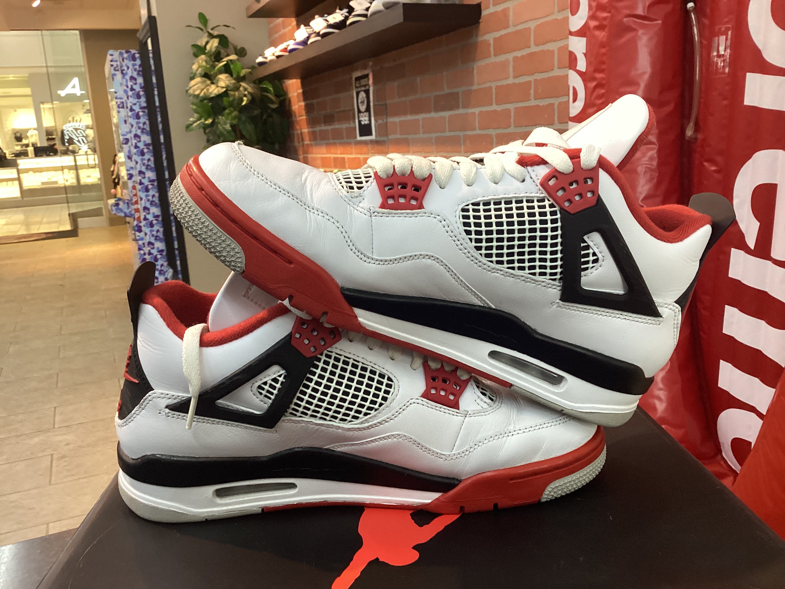 Jordan 4 “Fire Red” Size 9.5 Preowned