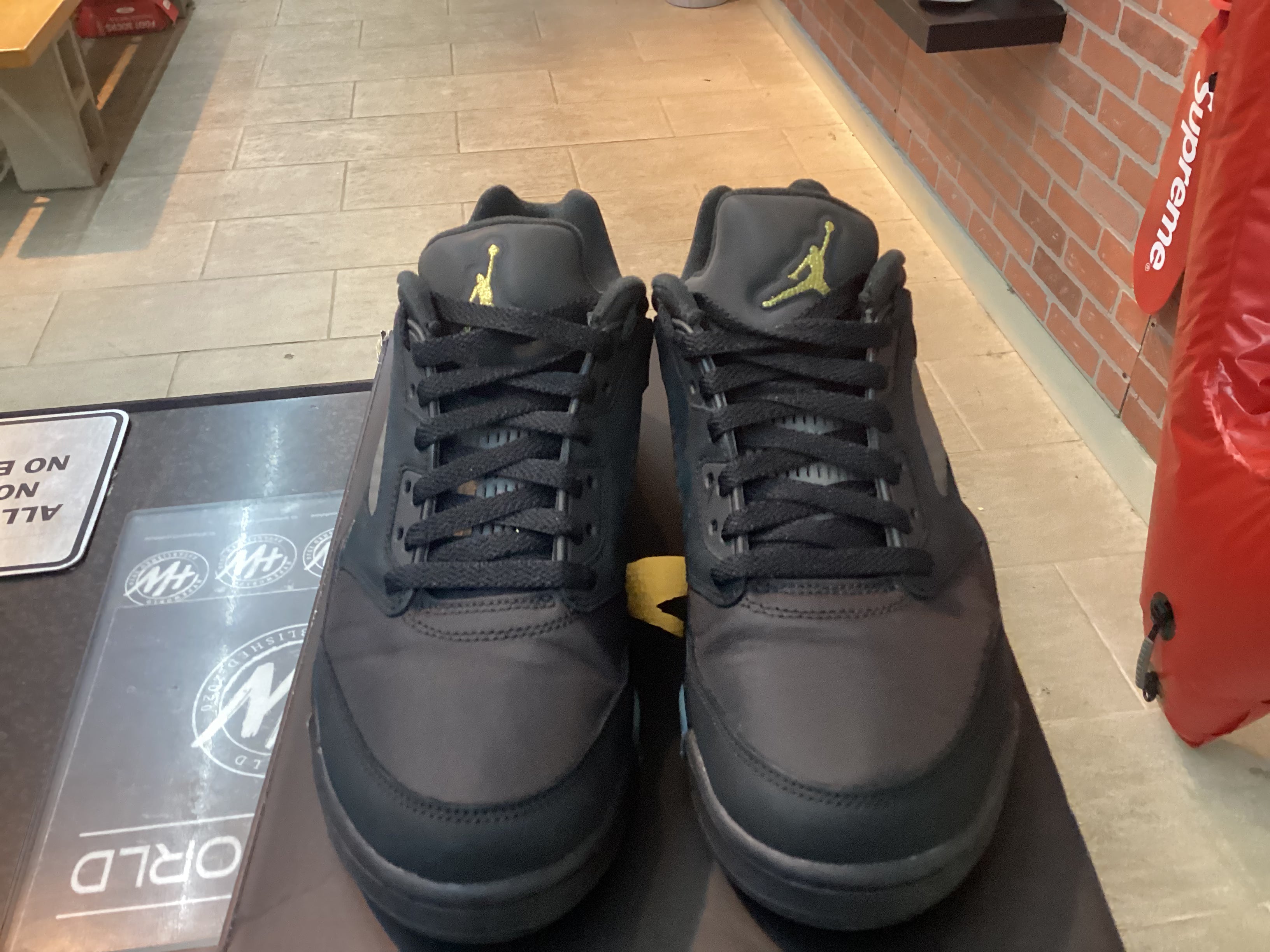 Jordan 5 Low “Wings” Size 9.5 Preowned