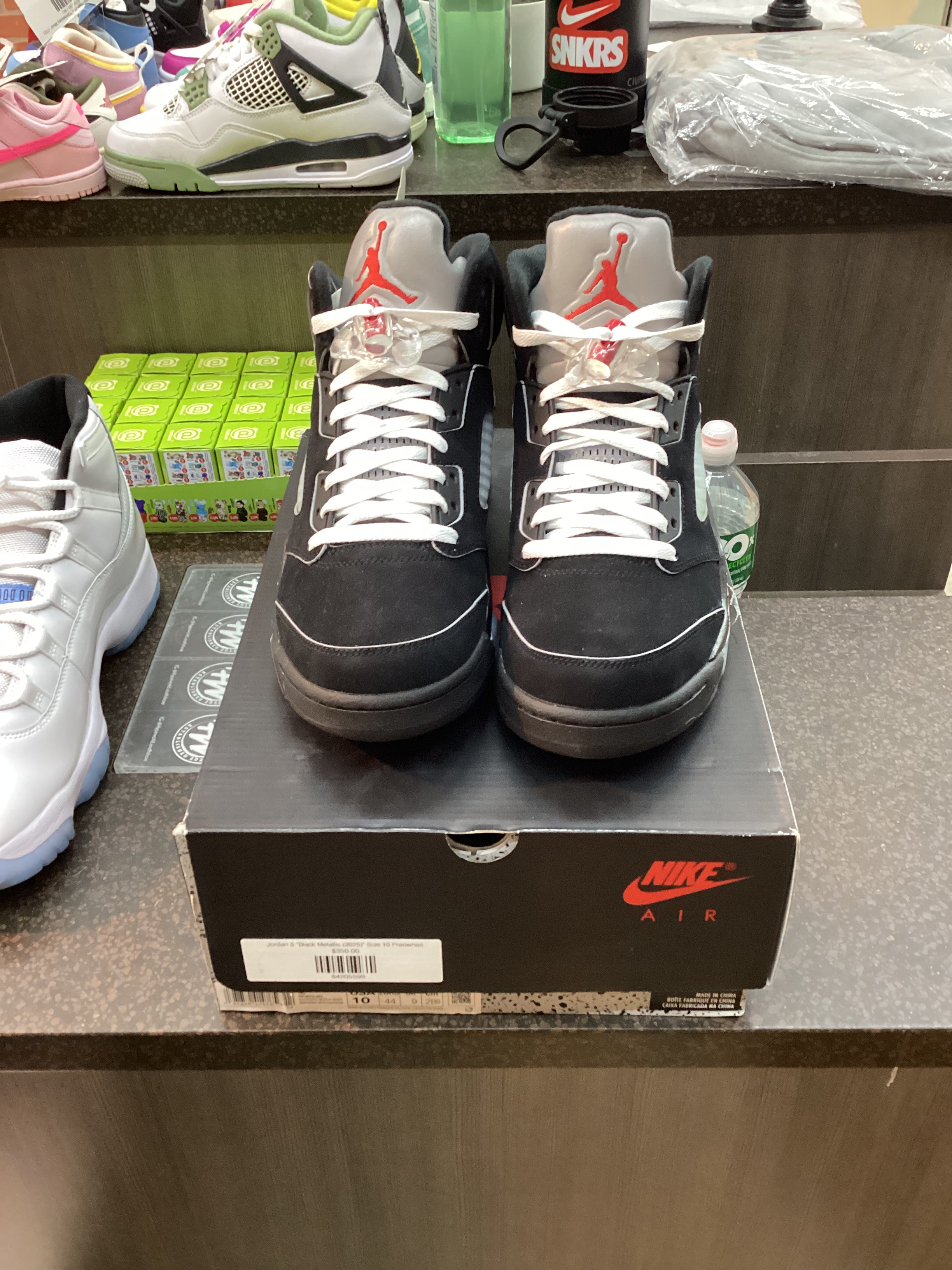 Jordan 5 “Black Metallic (2025)” Size 10 Preowned