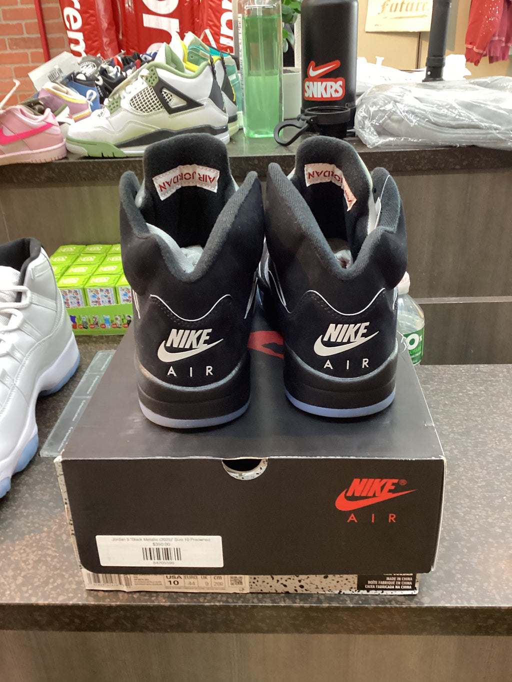 Jordan 5 “Black Metallic (2025)” Size 10 Preowned