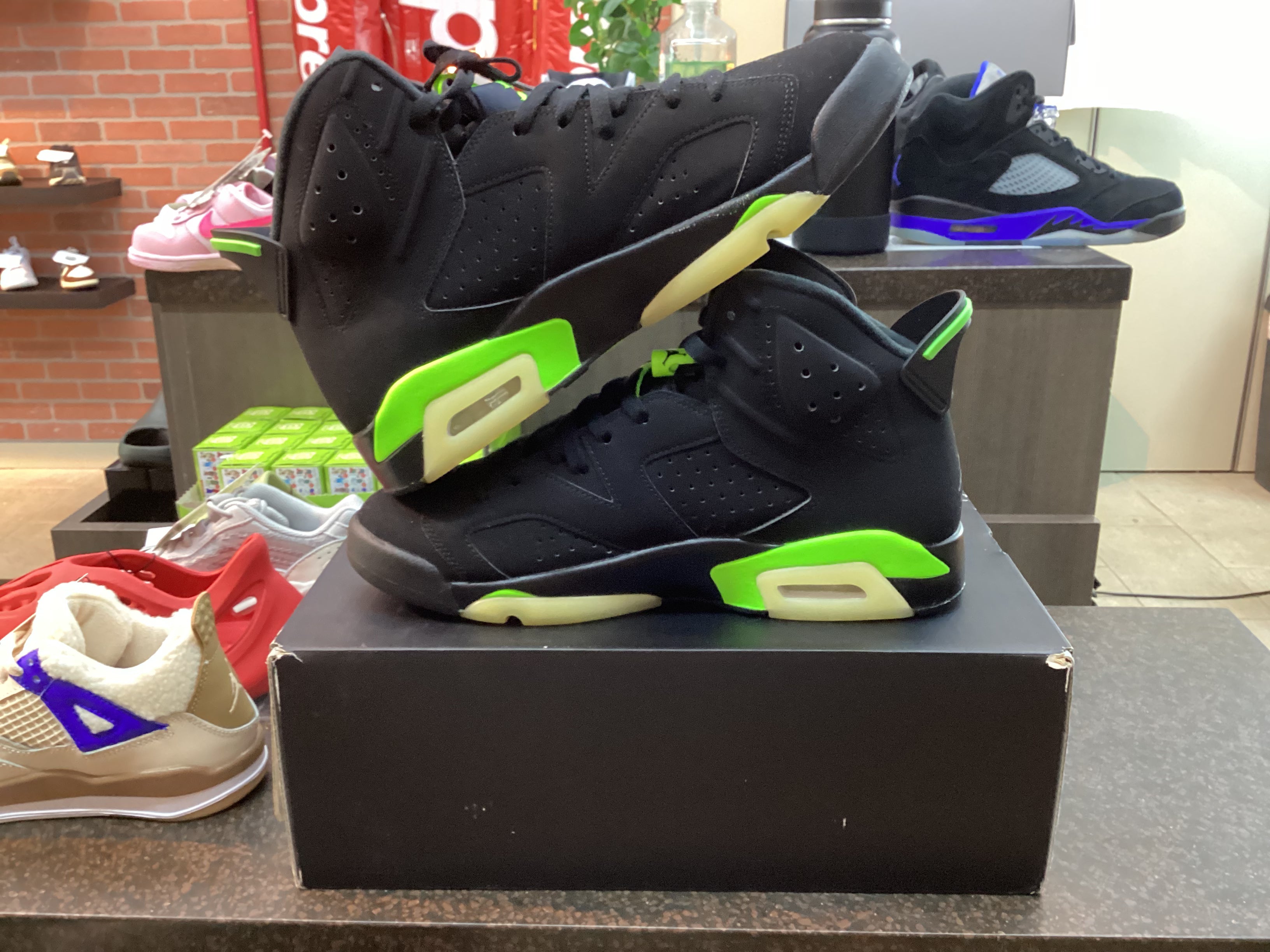 Jordan 6 “Electric Green” Size 10 Preowned