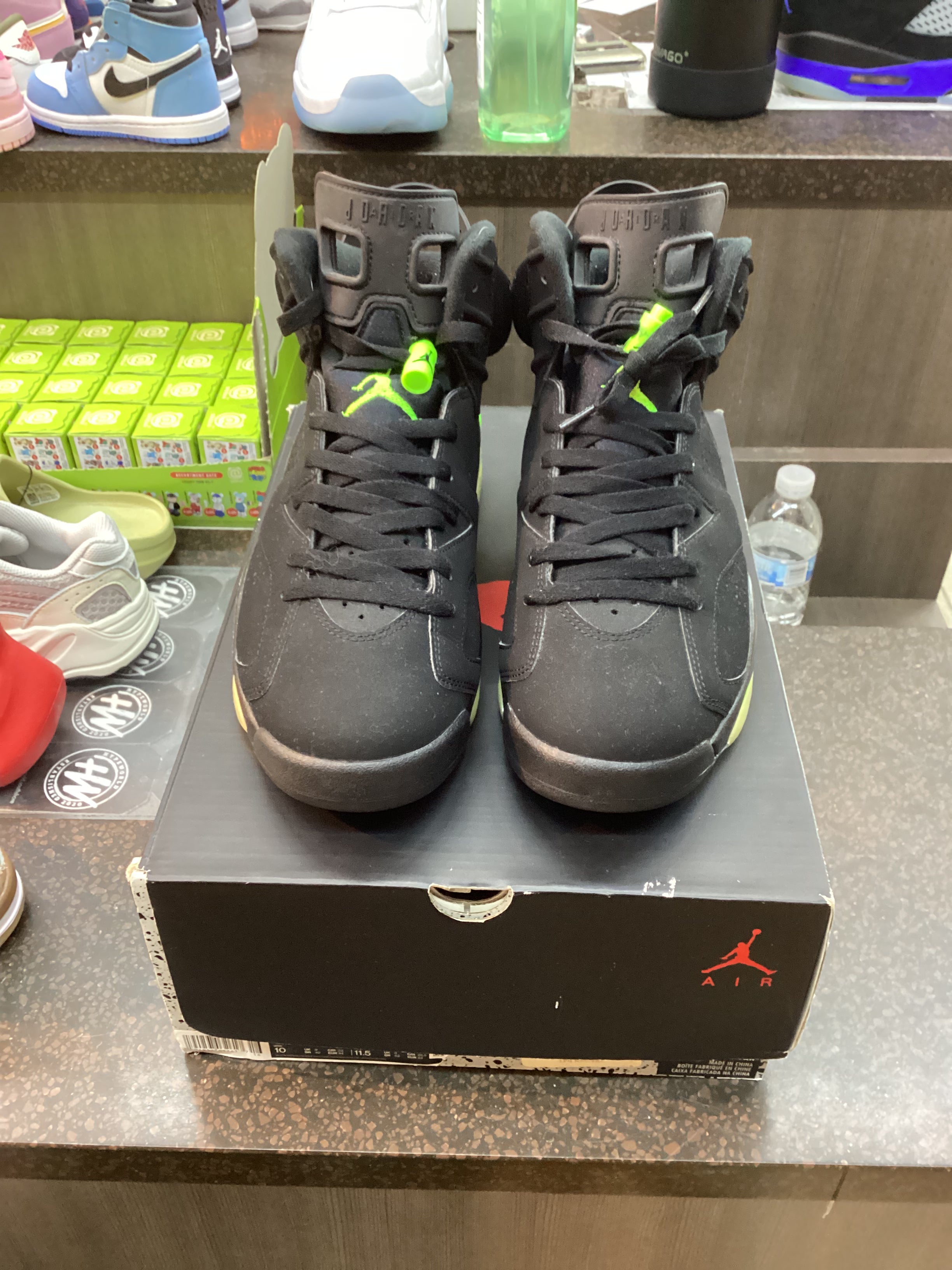 Jordan 6 “Electric Green” Size 10 Preowned